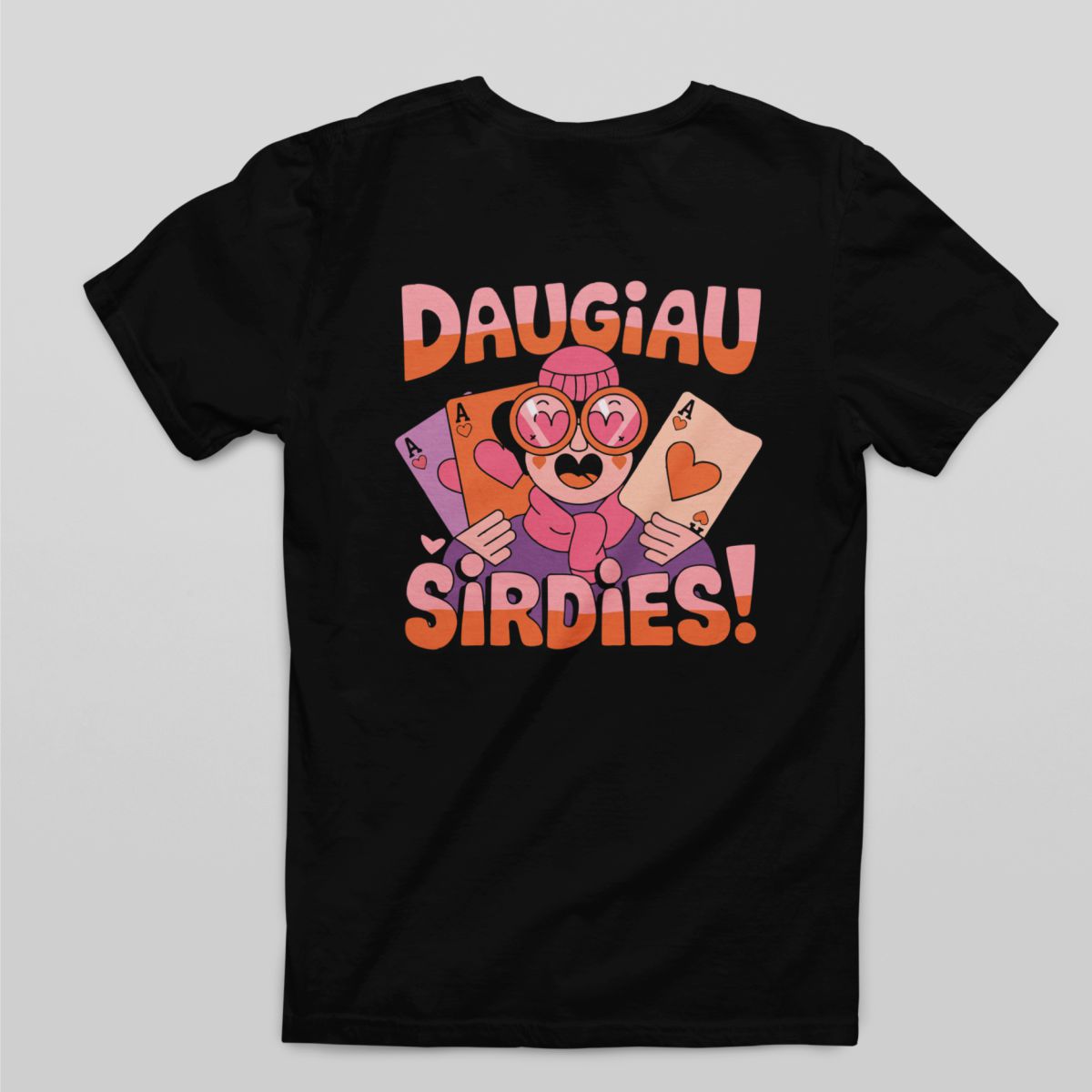 Juodi UNISEX marškinėliai su spauda ant nugaros "Daugiau širdies"