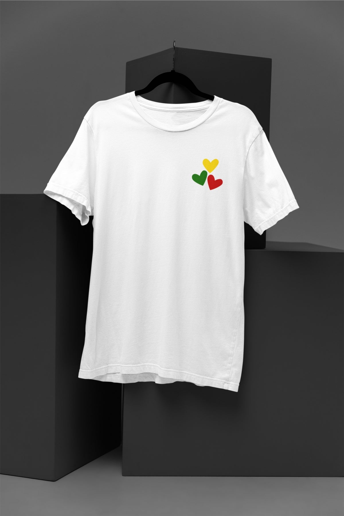 Balti UNISEX marškinėliai "Trys lietuviškos širdelės" PASKUTINIAI VIENETAI (Crimson)