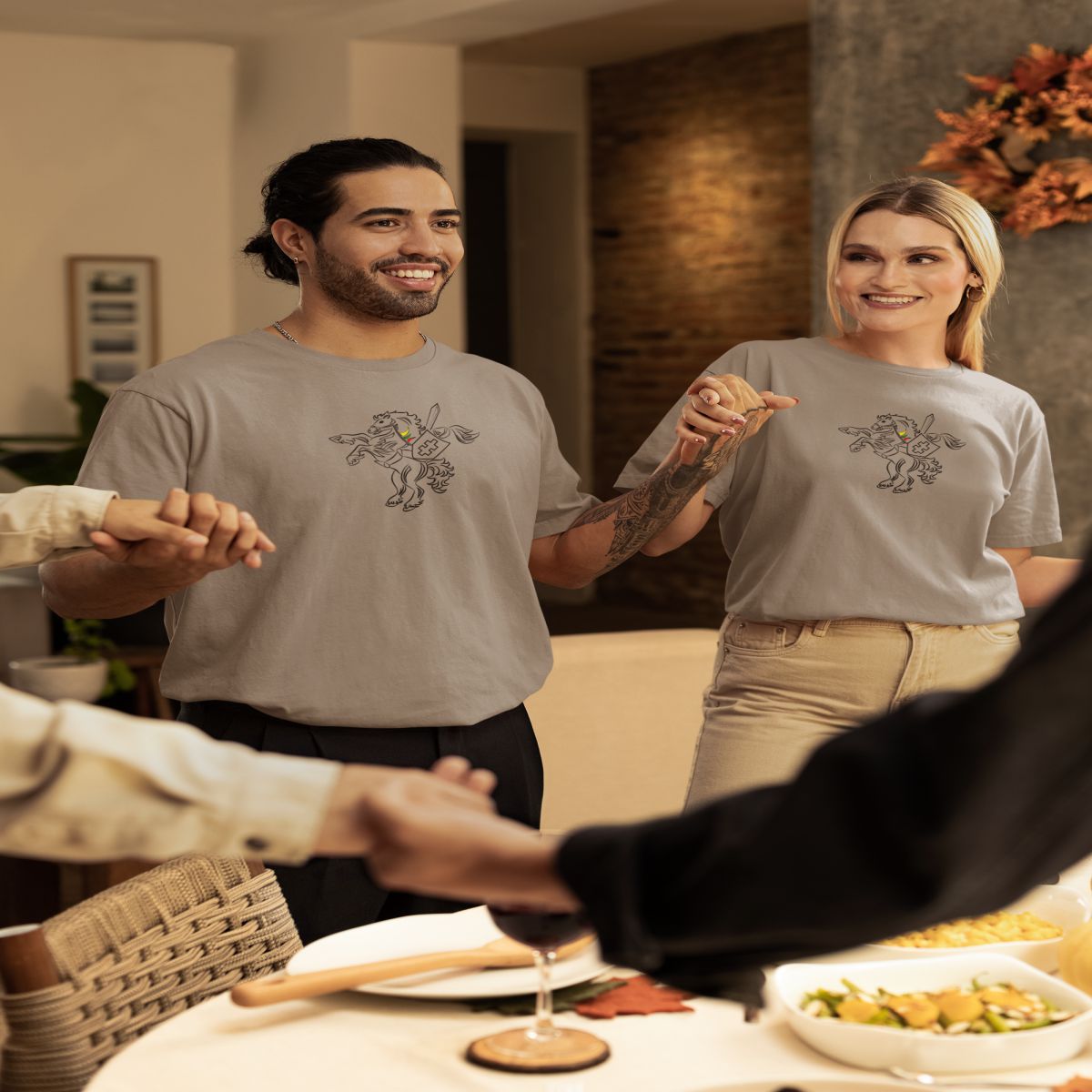 Pilkšvi UNISEX marškinėliai "KOVOJANTIS VYTIS" PASKUTINIAI VIENETAI (XS,S,M dydžiai)