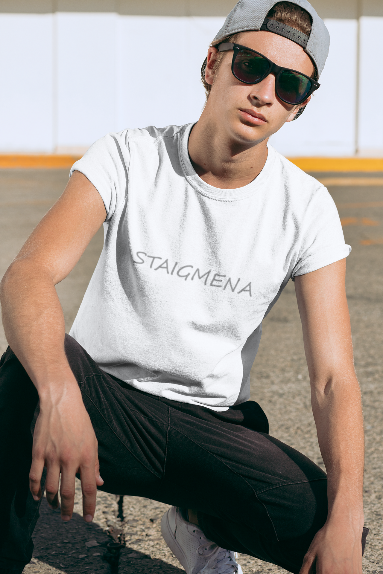 Įvairių spalvų UNISEX marškinėliai STAIGMENA (atsiktinai parenkami marškinėliai). Kai reikia stilingai pjauti žolę ar sode darbuotis :).