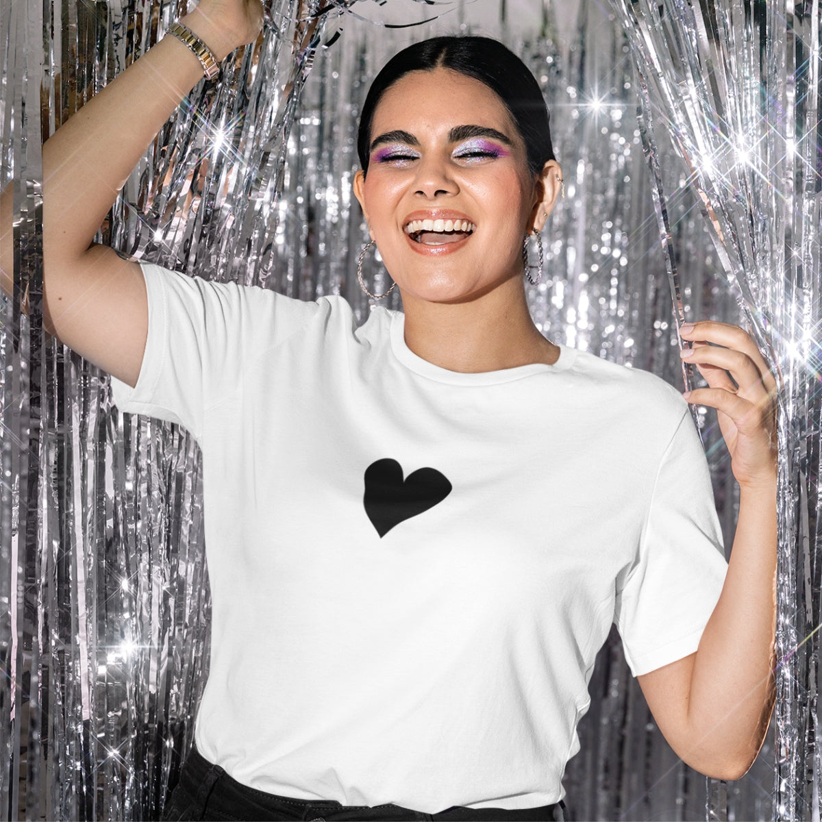 Balti ploni 150 g. storio UNISEX marškinėliai su lipduku "Širdelė"