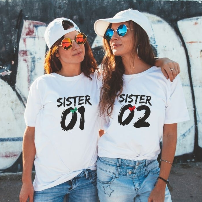 Balti UNISEX marškinėliai "Sisters“ Pagaminta prekė (M,2XL,3XL) Sisters 01