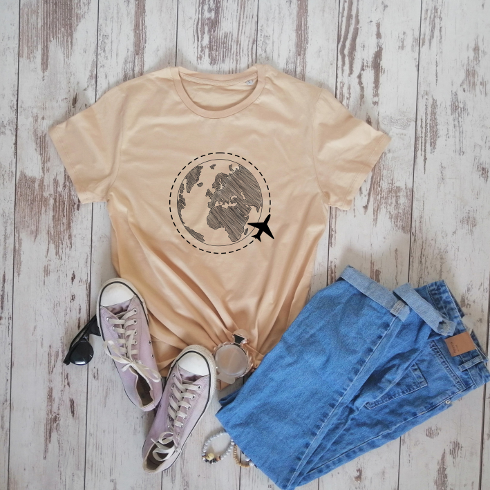 Smėlio spalvos ekologiškos medvilnės marškinėliai "Keliautojas aplink pasaulį"