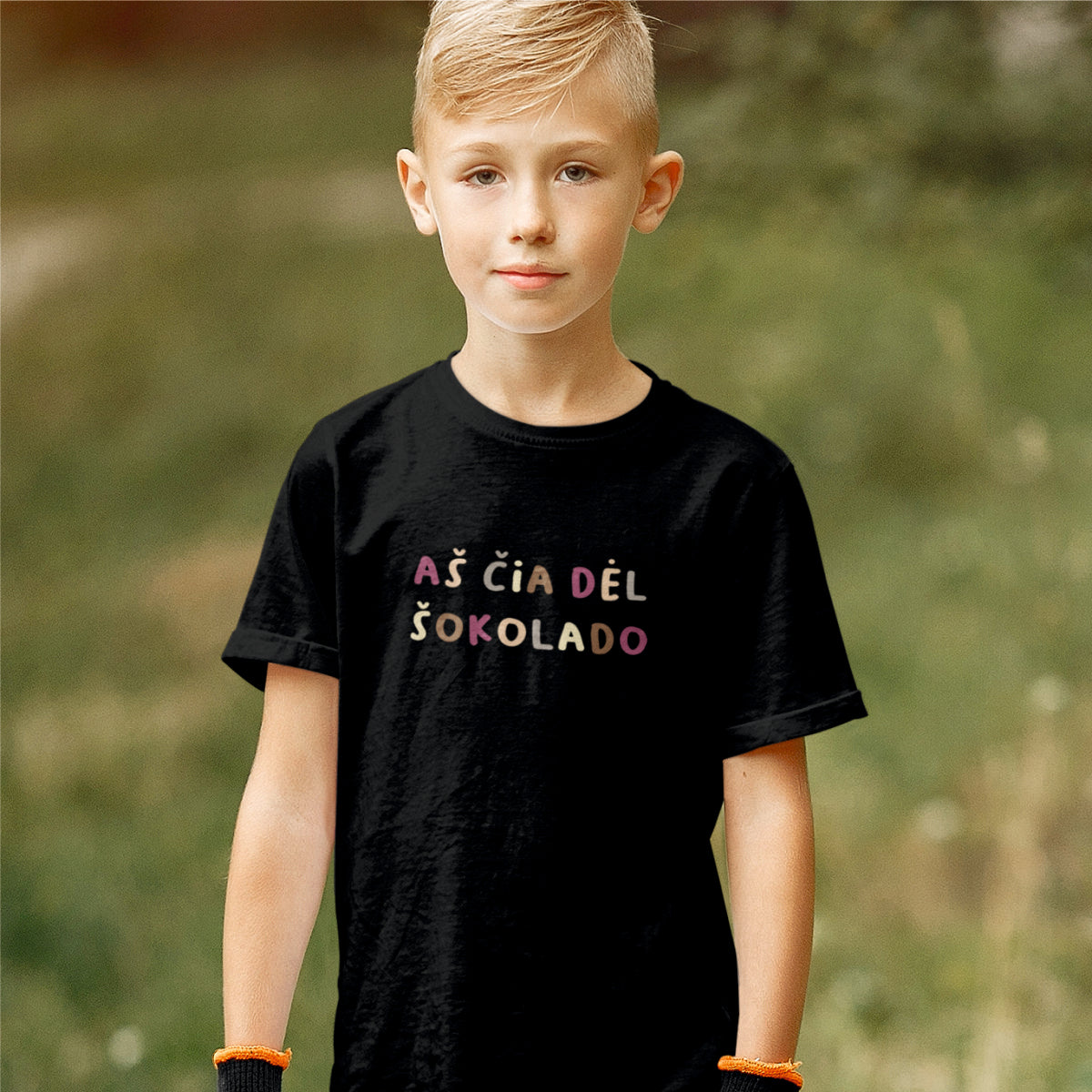 Juodi vaikiški marškinėliai "Aš čia dėl šokolado"