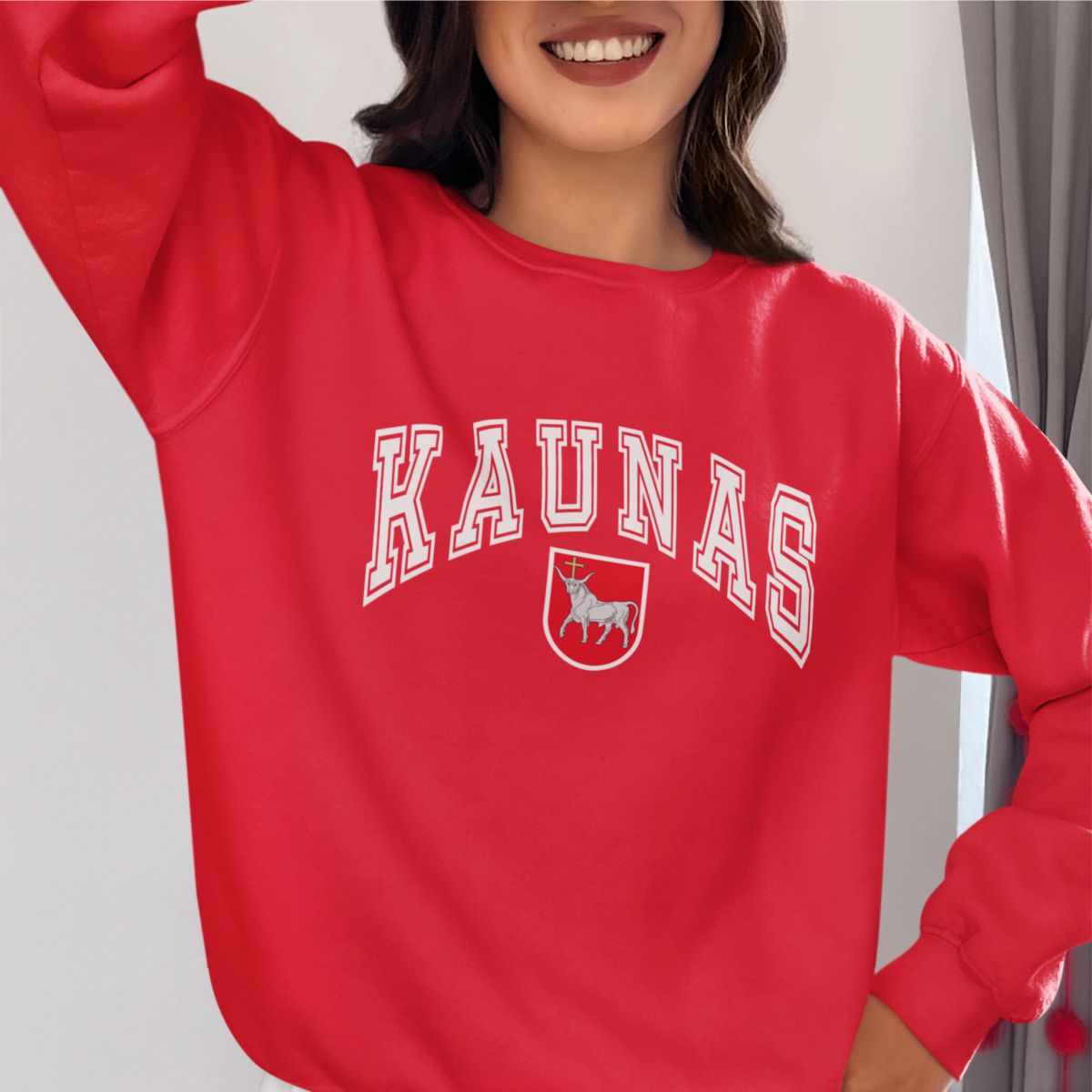 Raudonas džemperis be gobtuvo "Kaunas su herbu"