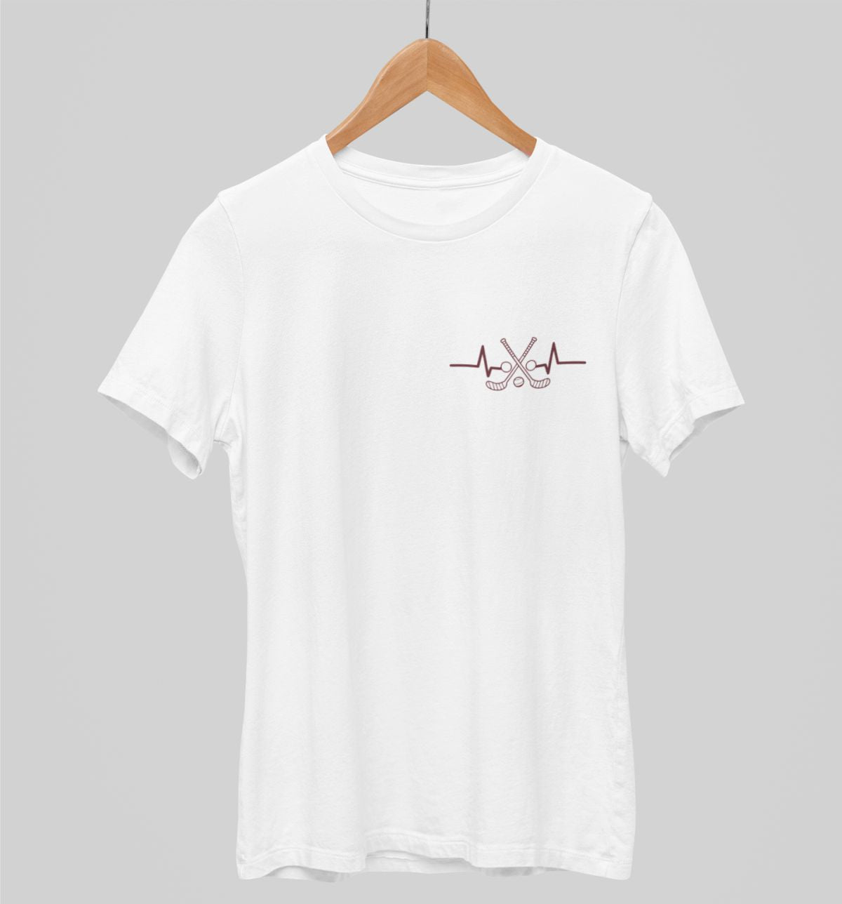 Balti UNISEX krekli "Hokejs manā sirdī"