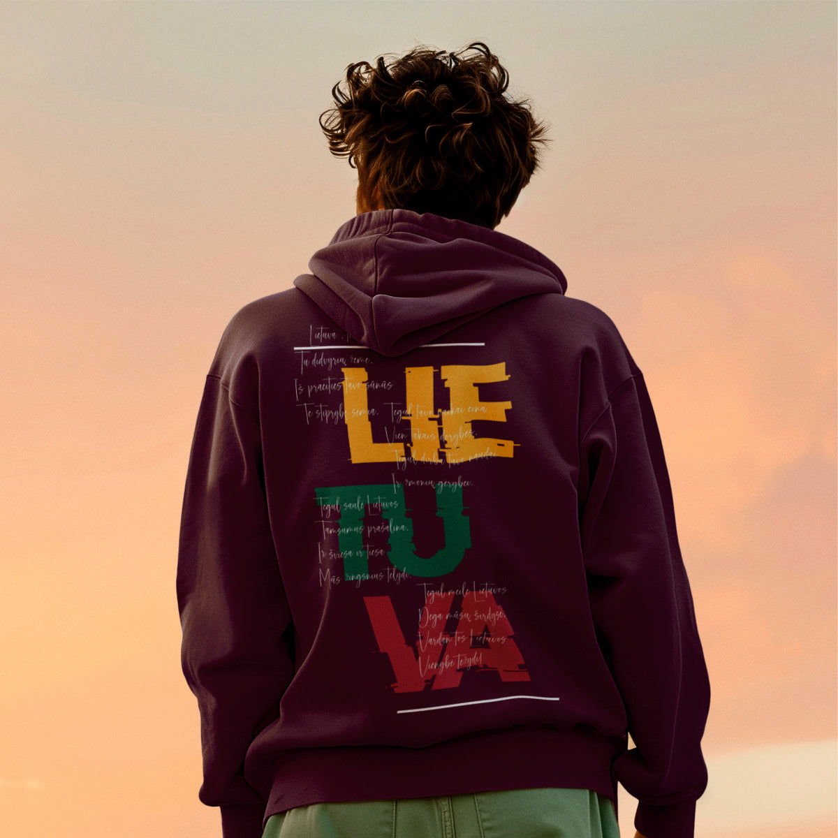 Tamsiai žalias džemperis su gobtuvu ir spauda ant nugaros "Lietuva, Tėvyne mūsų“