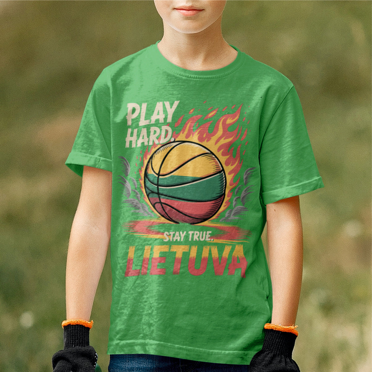 Žali vaikiški marškinėliai "Play hard"