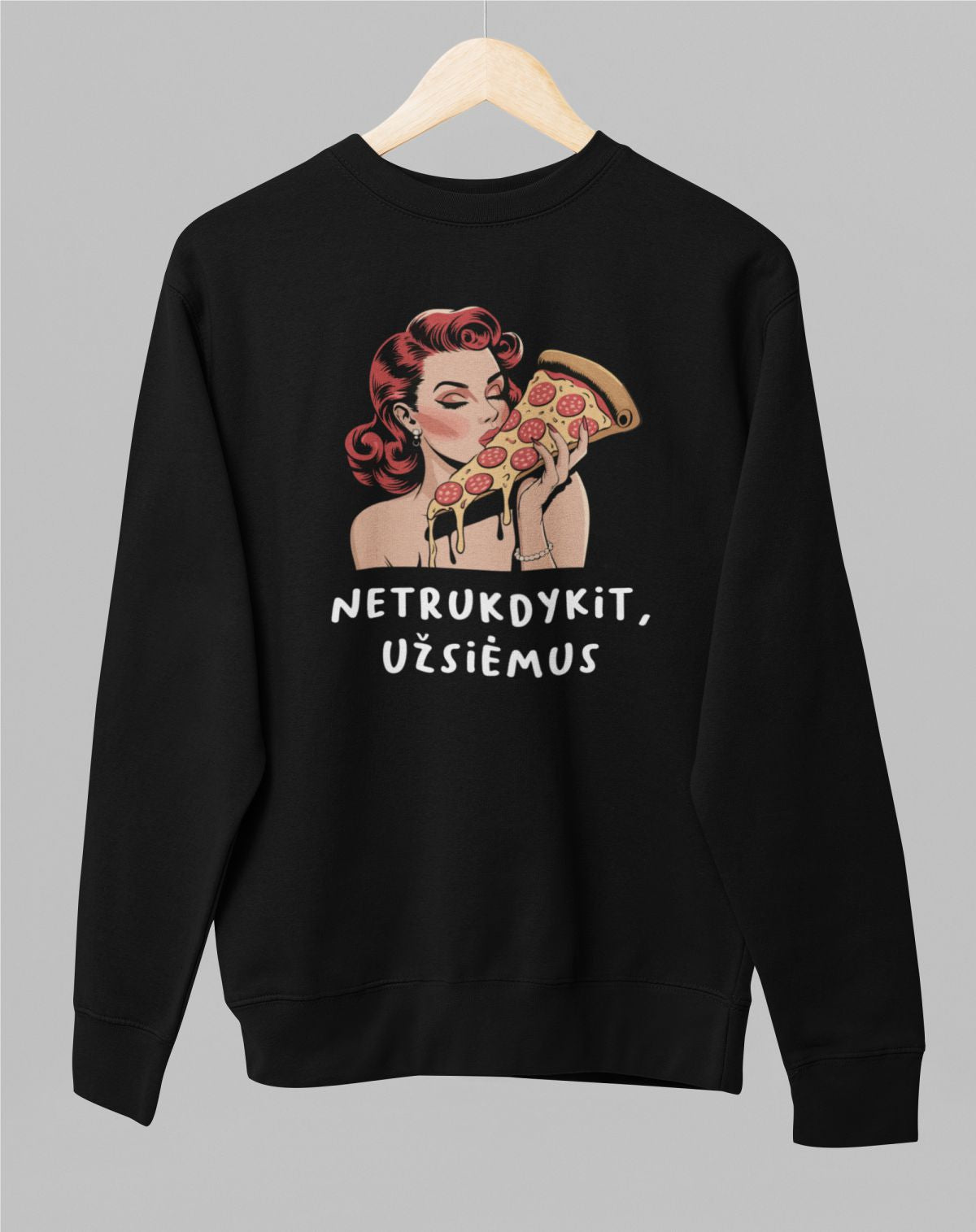 Juodas UNISEX džemperis be kapišono "Netrukdykit, užsiėmus"