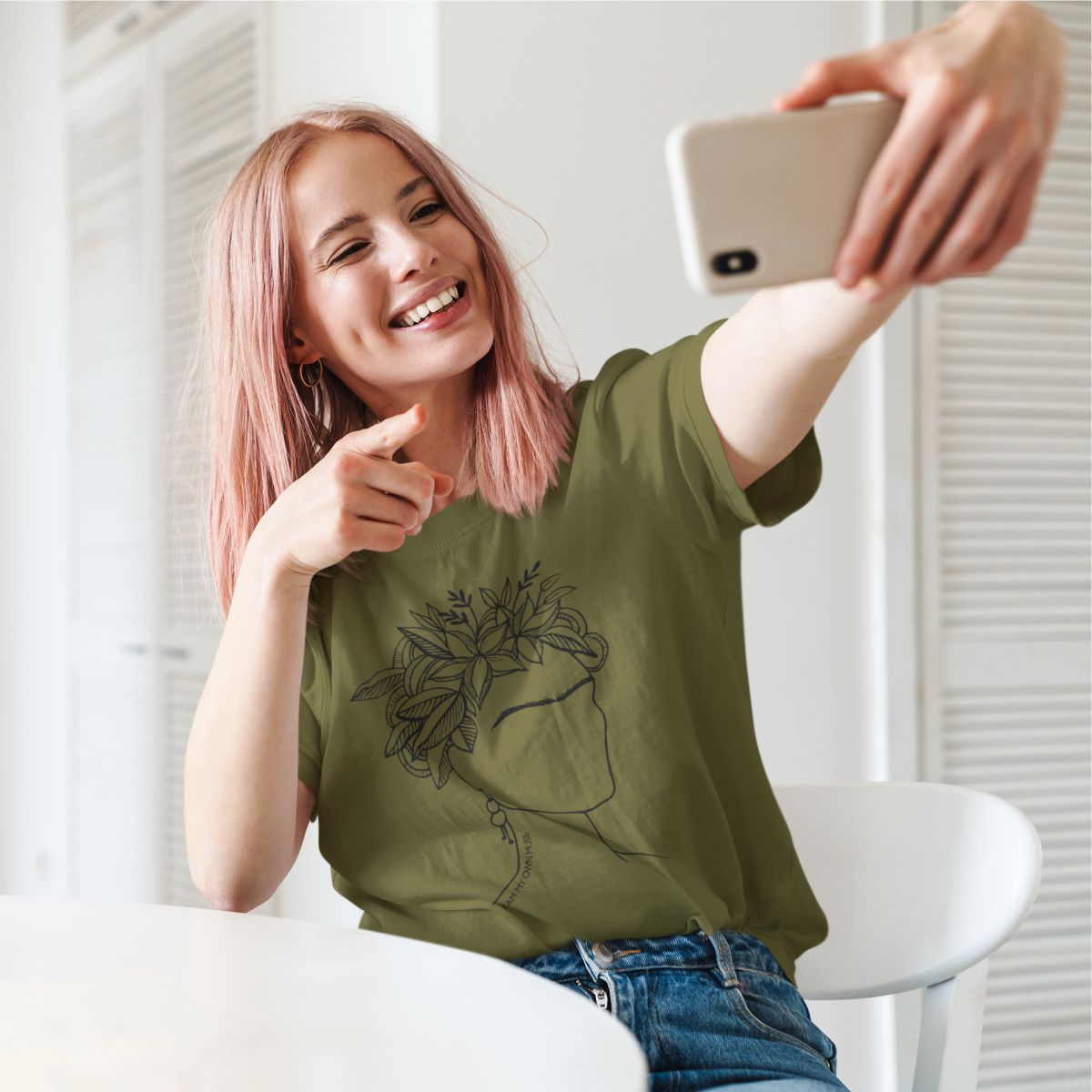 Khaki 100% medvilnės marškinėliai "Frida" (M, L, XL dydis) JUODOJO PENKTADIENIO pasiūlymas!