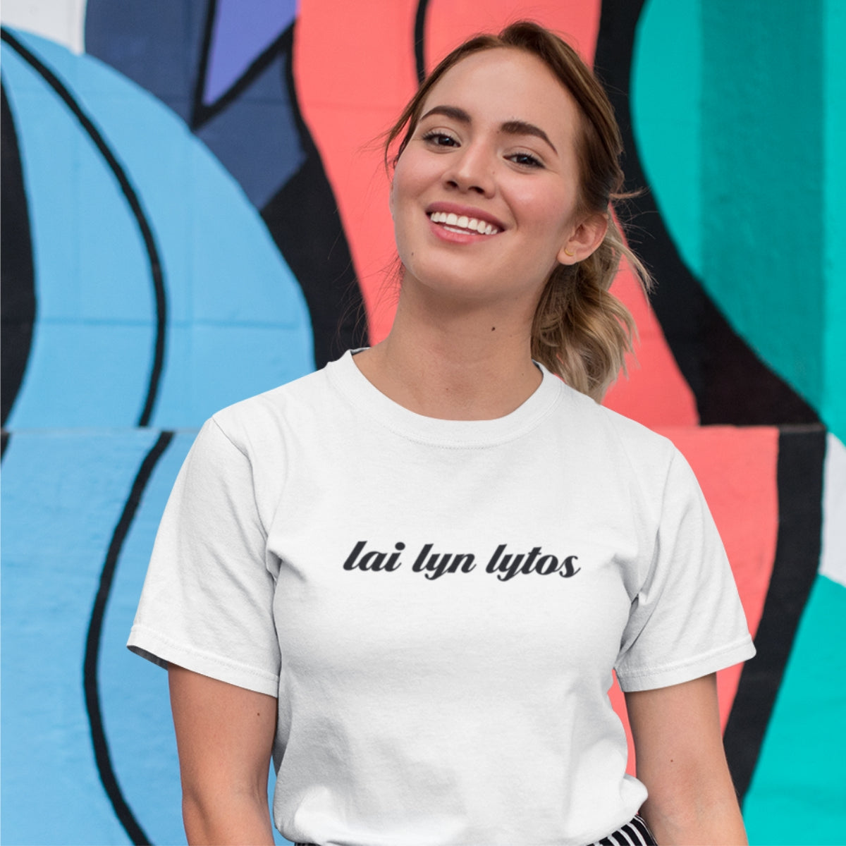 Balti UNISEX marškinėliai su žemaitišku užrašu "Lai lyn lytos"