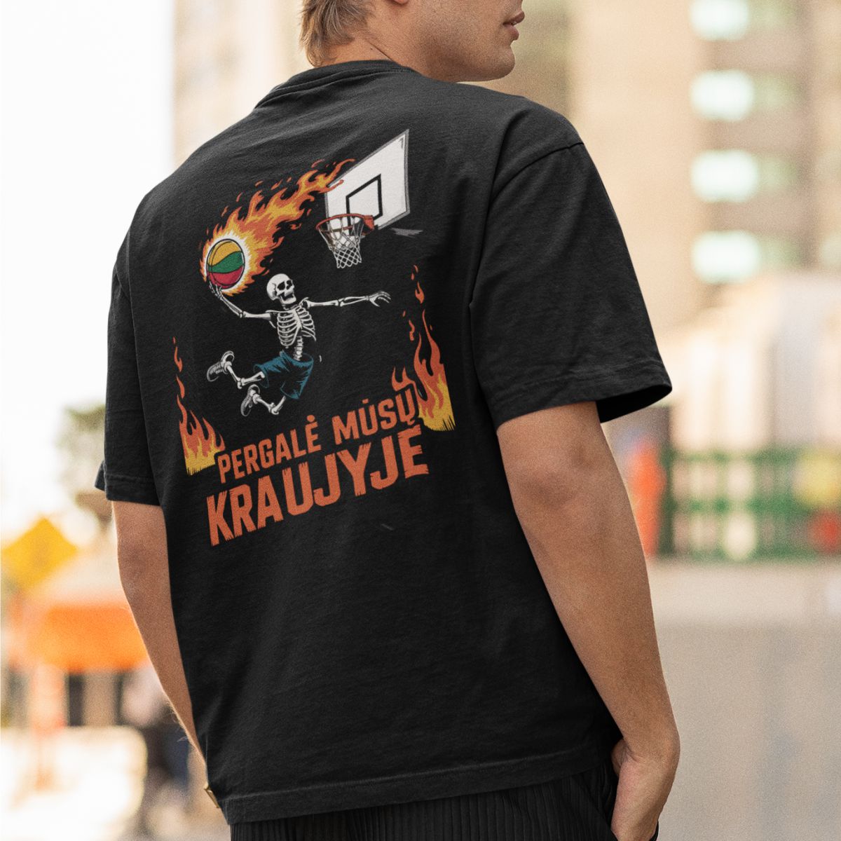 Juodi OVERSIZED marškinėliai su spauda ant nugaros "Pergalė kraujyje"