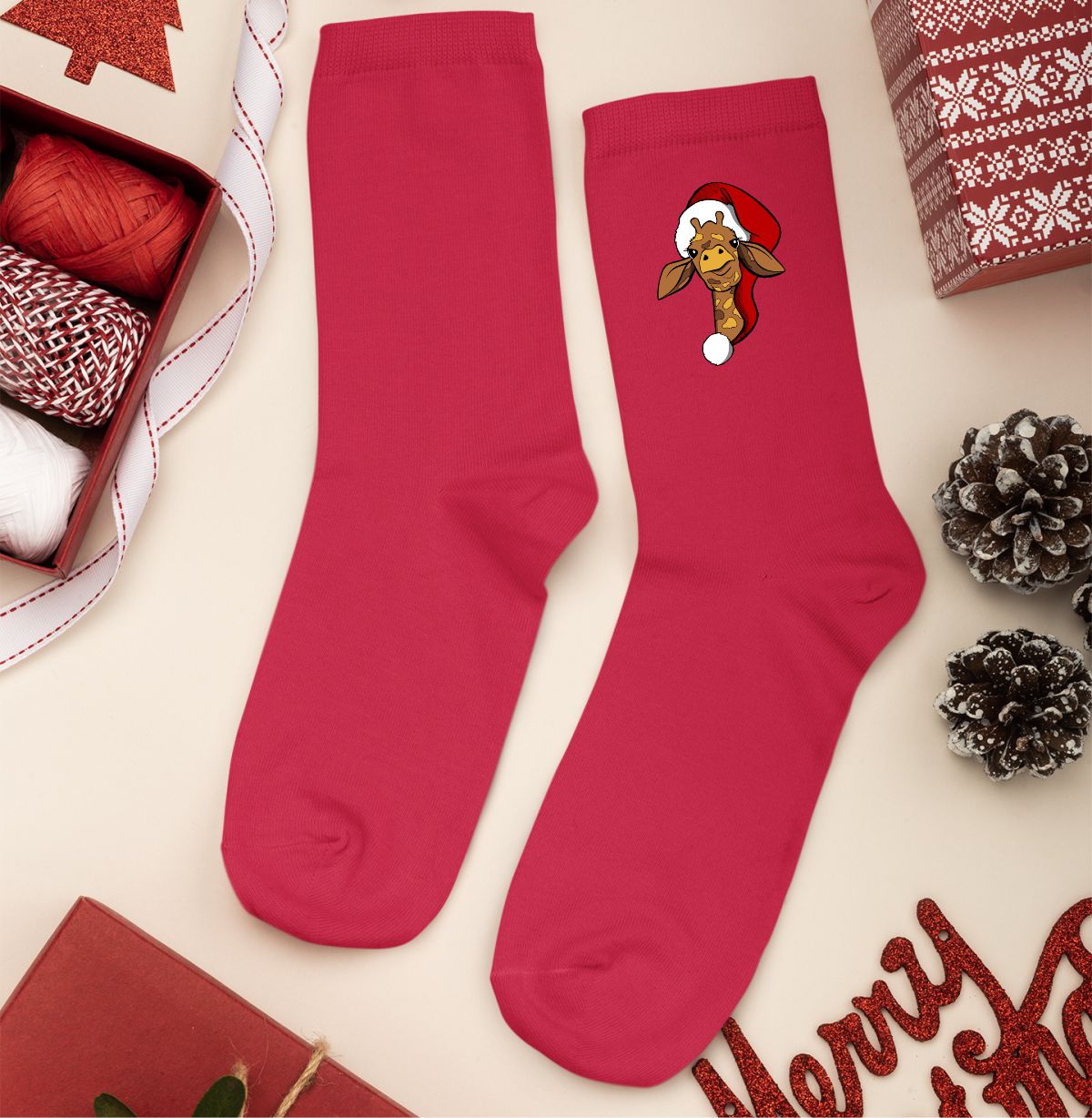 Raudonos Kalėdinės kojinės "Žirafa"