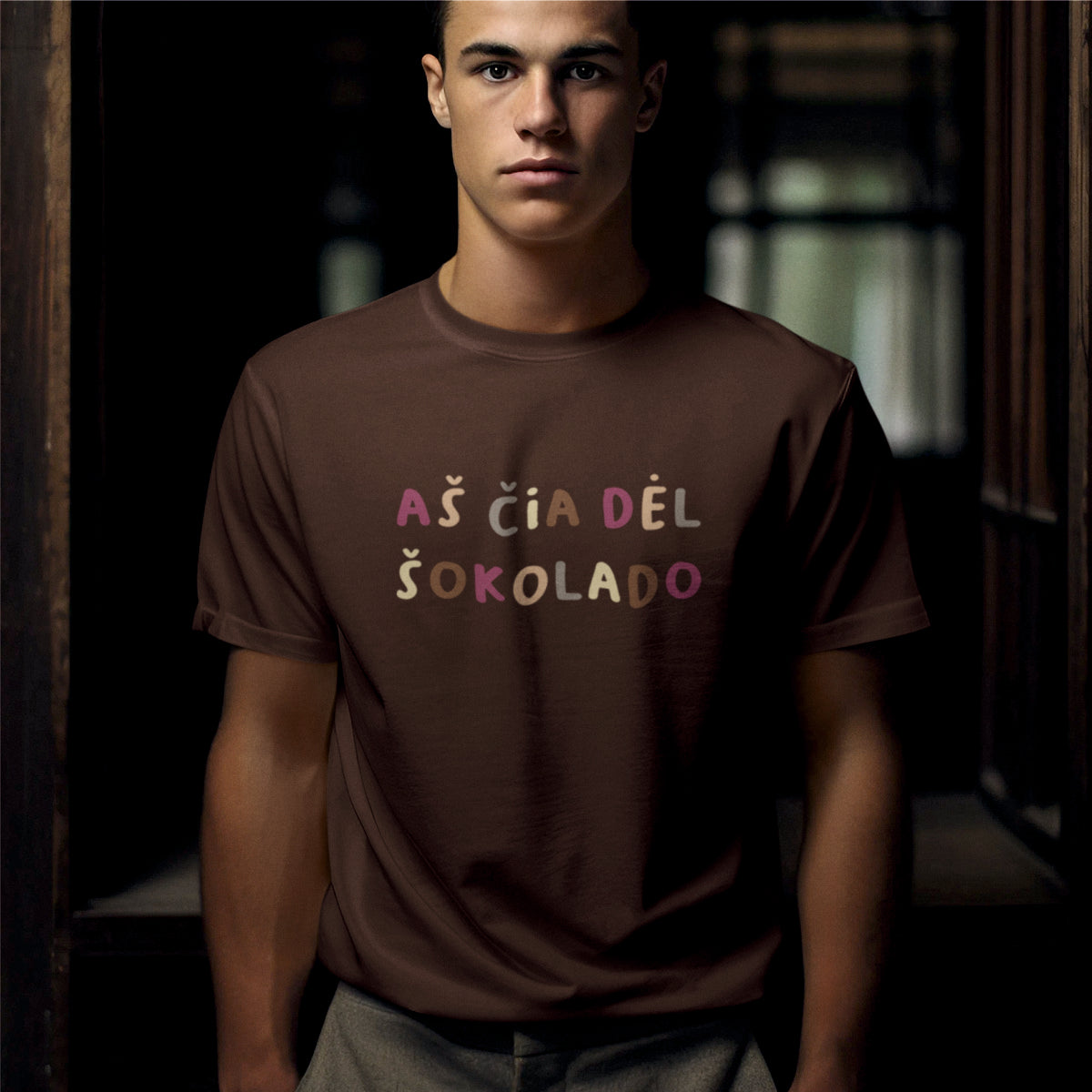 Rudi kalėdiniai UNISEX marškinėliai "Aš čia dėl šokolado"