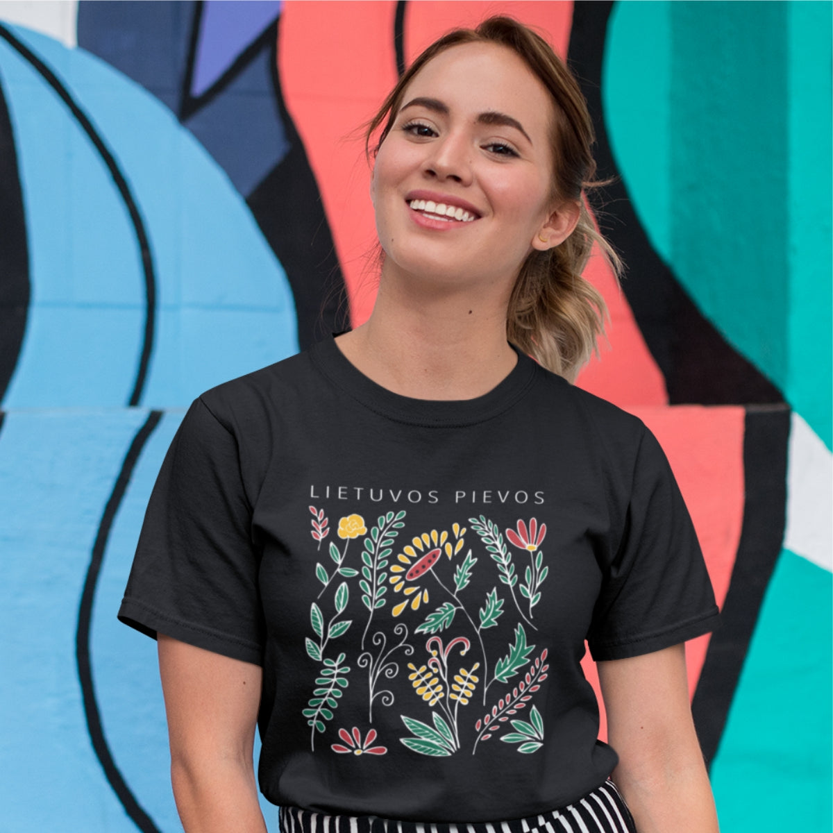 Juodi UNISEX marškinėliai "Lietuvos pievos"