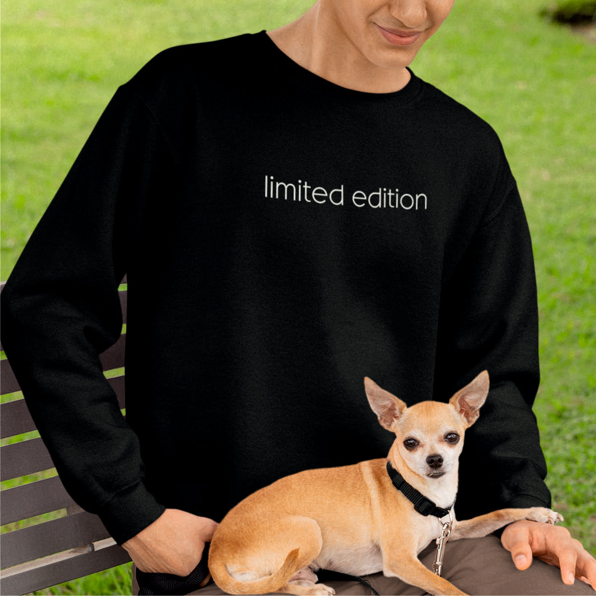 Juodas džemperis be gobtuvo "Limited edition"