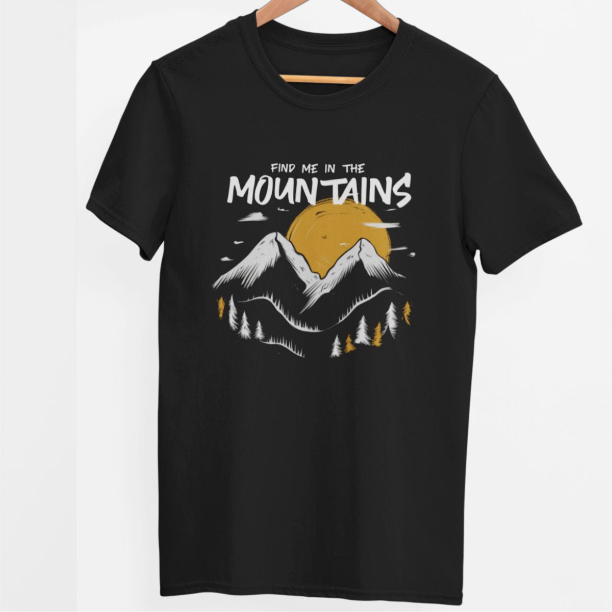 Juodi UNISEX marškinėliai "Find me in the mountains"