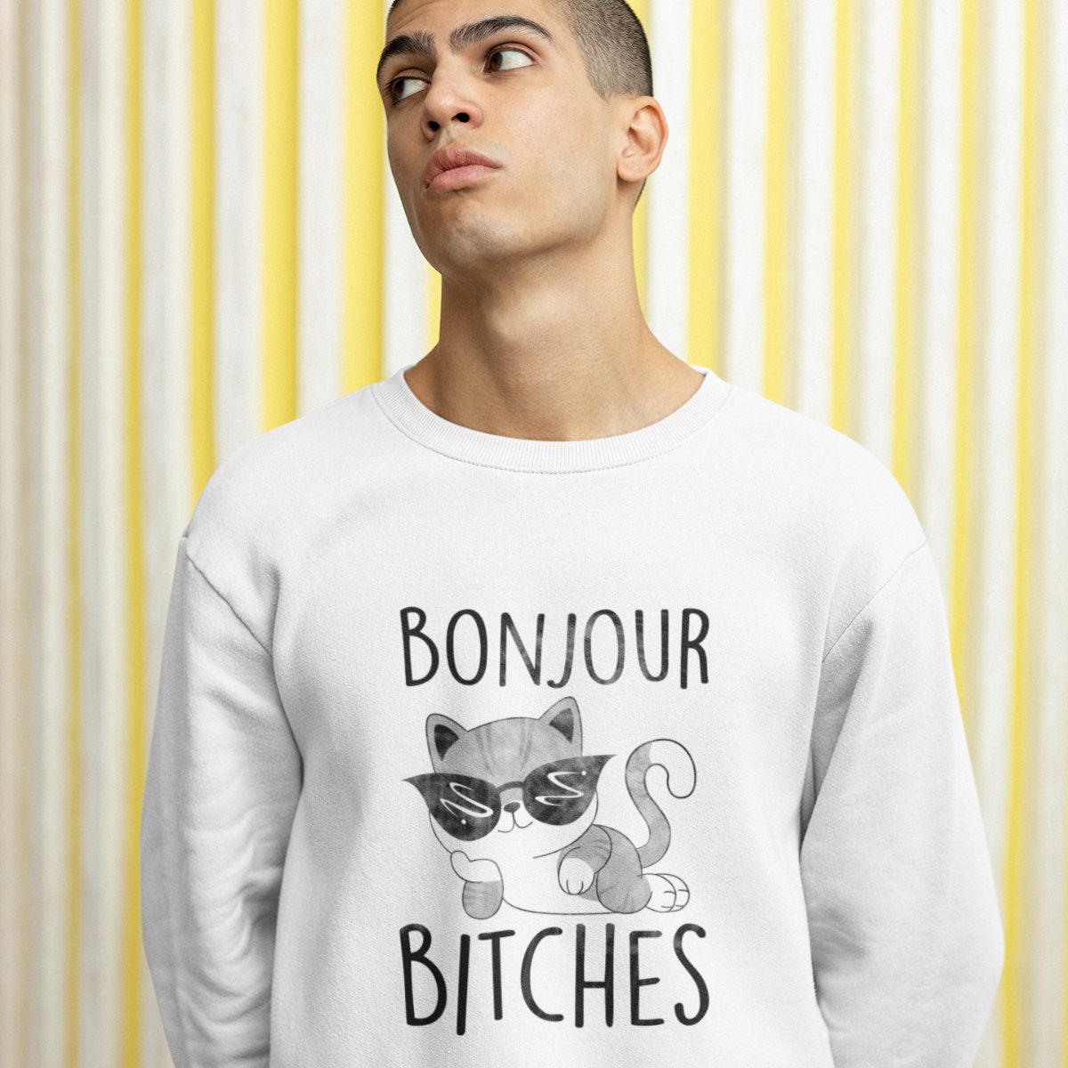 Baltas džemperis be gobtuvo "BONJOUR BITCHES katukas"