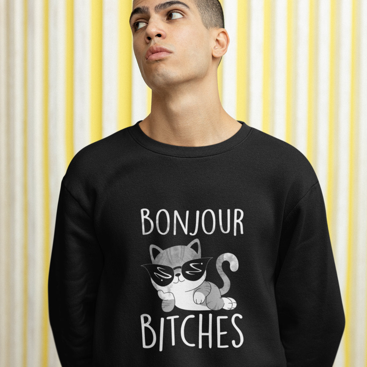 Juodas džemperis be gobtuvo "BONJOUR BITCHES katukas"
