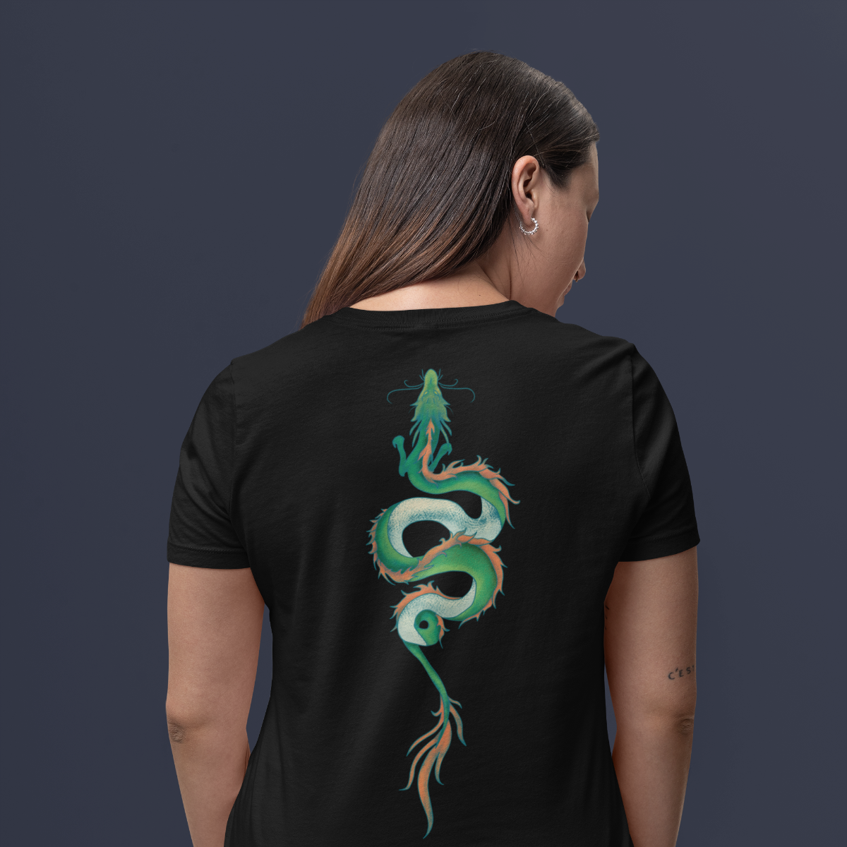 Juodi UNISEX marškinėliai su spauda ant nugaros "Drakono metai“