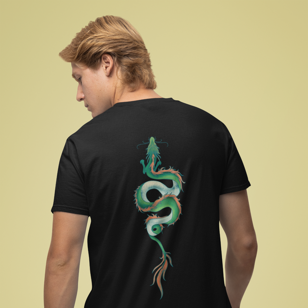 Juodi UNISEX marškinėliai su spauda ant nugaros "Drakono metai“