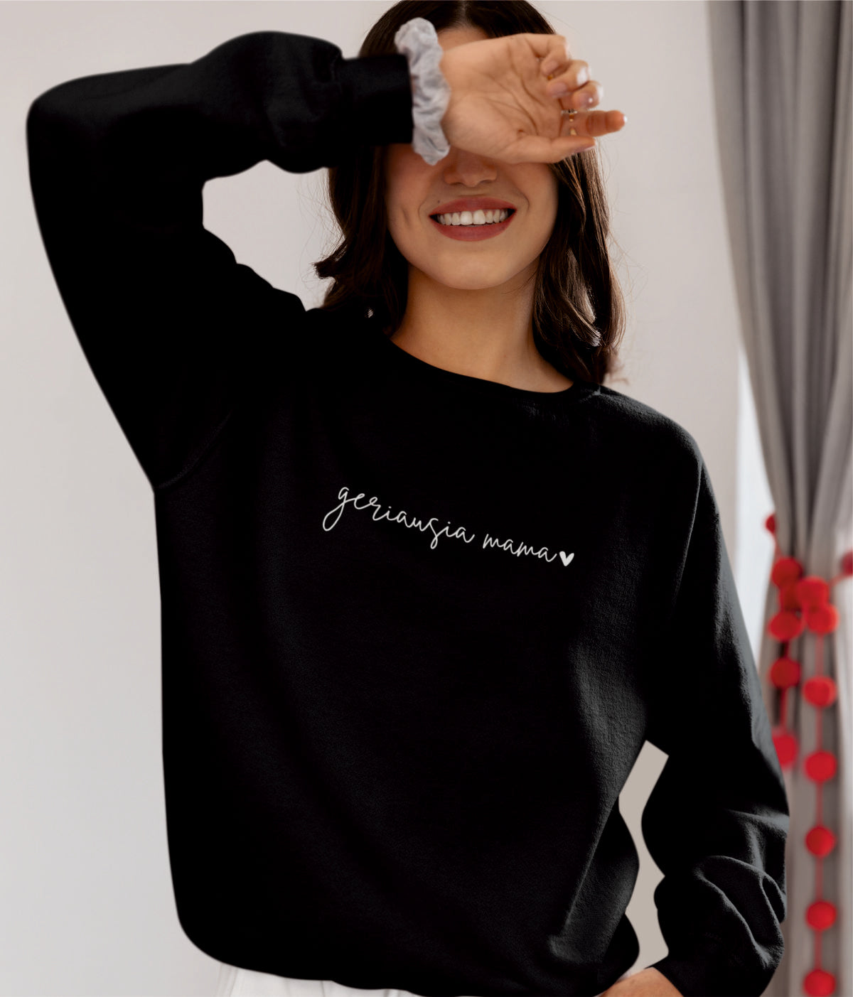 Juodas džemperis be gobtuvo "Geriausia mama užrašas" (XL dydis) JUODOJO PENKTADIENIO pasiūlymas!