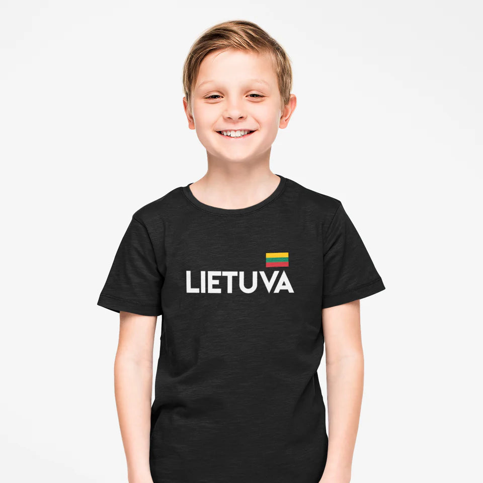 Juodi vaikiški marškinėliai "Lietuva su maža vėliava"  (8 metų vaikui). Pagaminta prekė. Greitas išsiuntimas!