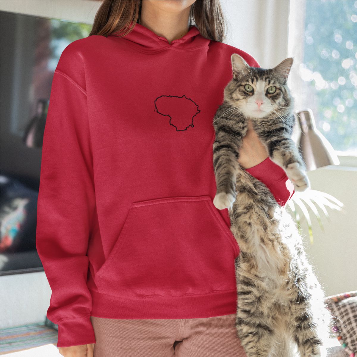 Raudonas UNISEX džemperis su gobtuvu "Lietuvos kontūrai" (M dydis) JUODOJO PENKTADIENIO Pasiūlymas!