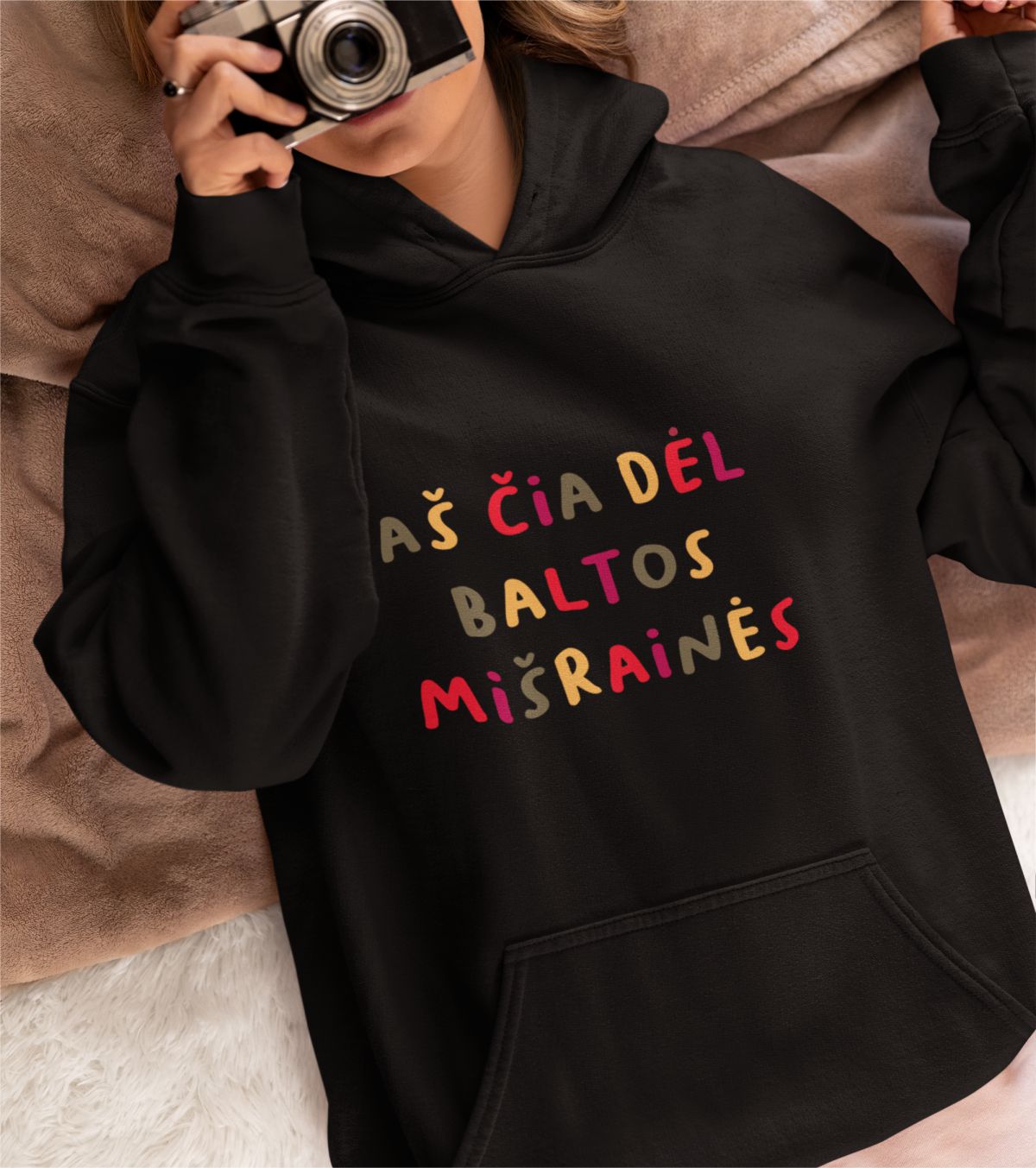 Juodas kalėdinis UNISEX džemperis su gobtuvu "Aš čia dėl baltos mišrainės" (L dydis) ŠIURPNAKČIO PASIŪLYMAS