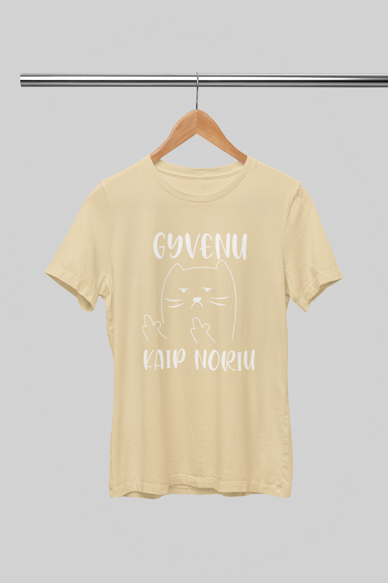 Smėlinės spalvos UNISEX marškinėliai "Gyvenu kaip noriu“