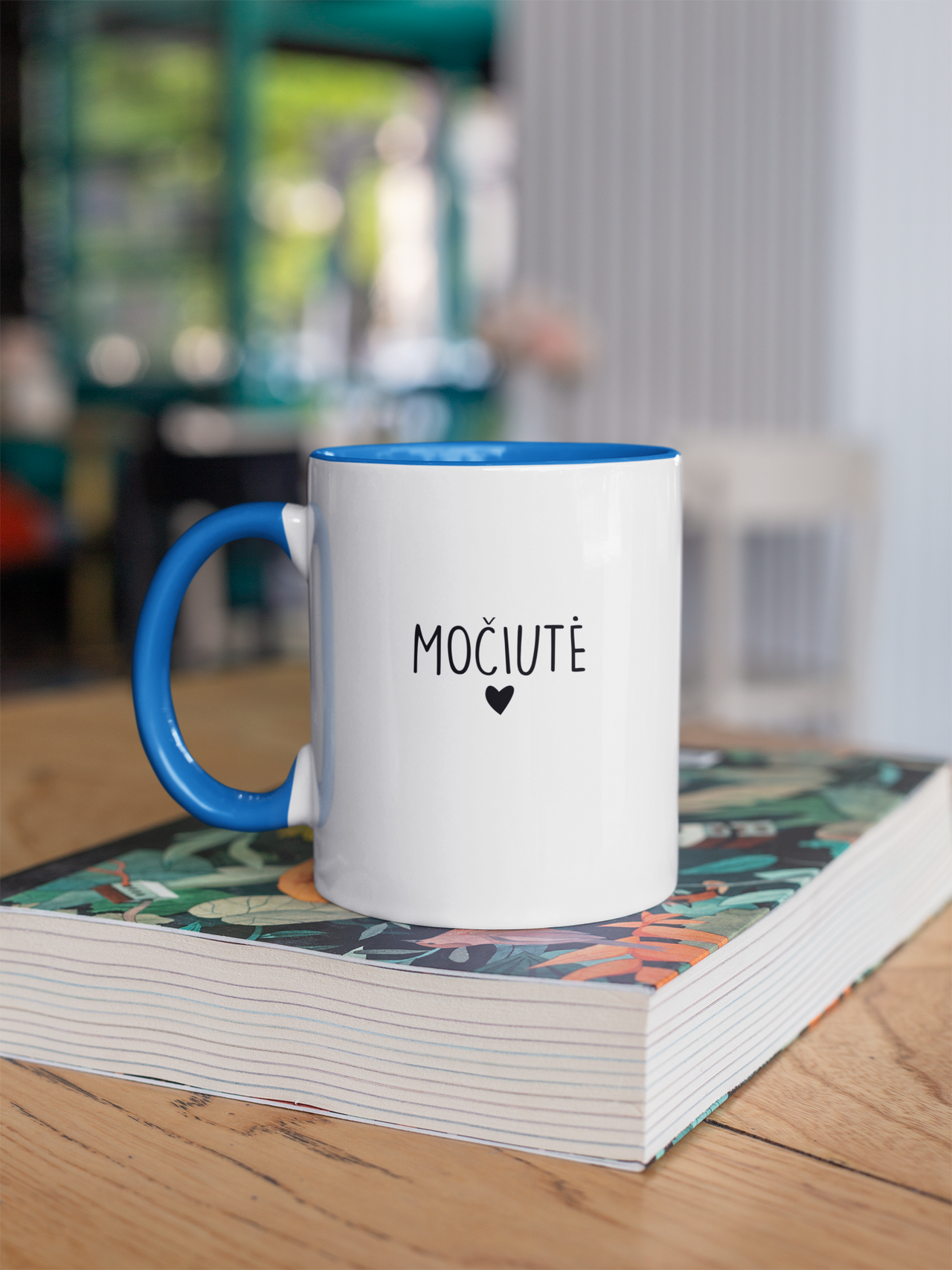 Puodelis mėlynu vidumi su spauda "Močiutė su širdele"