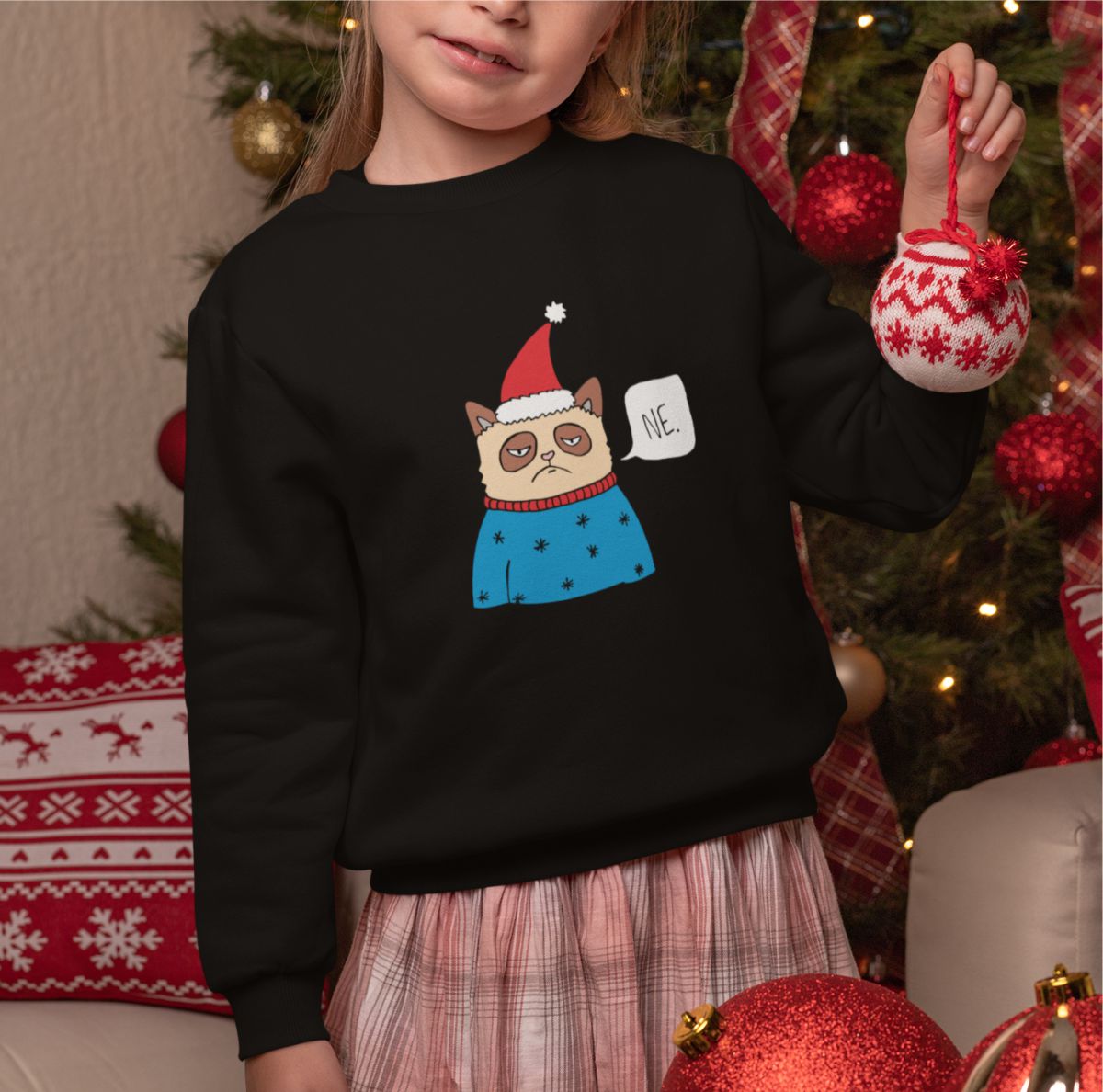 Juodas vaikiškas džemperis "Nekalėdinis katinas" (5-6m.) ŠIURPNAKČIO PASIŪLYMAS