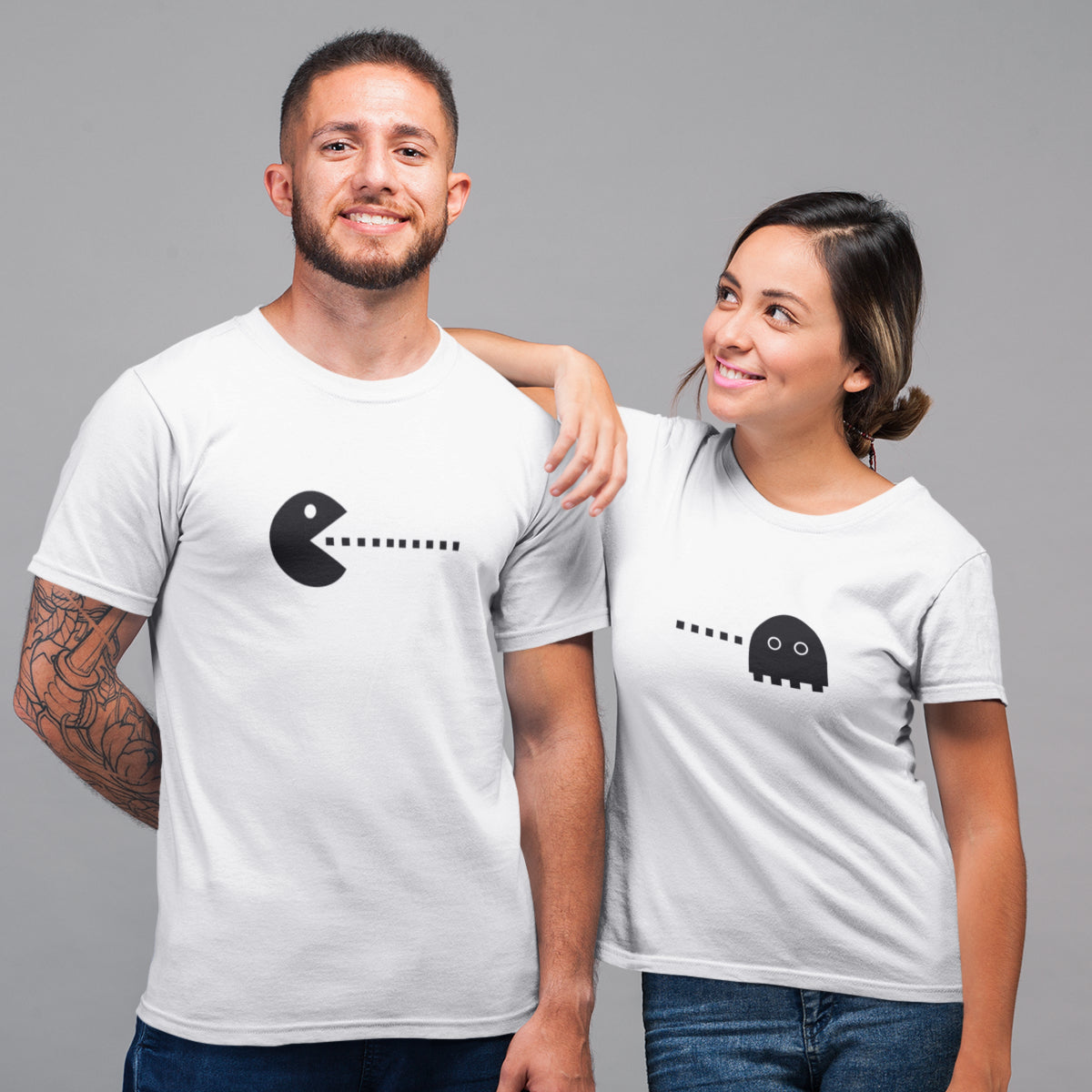Balti unisex marškinėliai poroms „Pacman žaidimas“