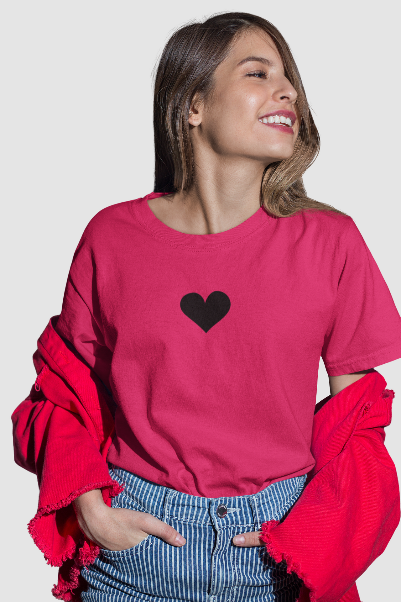 Fuksijų rožiniai Oversize Unisex marškinėliai "Juoda širdukė“