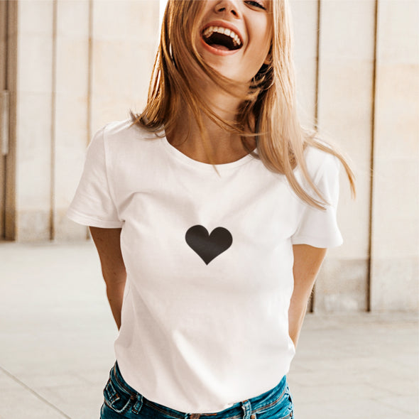 Balti UNISEX marškinėliai "Juoda širdelė"