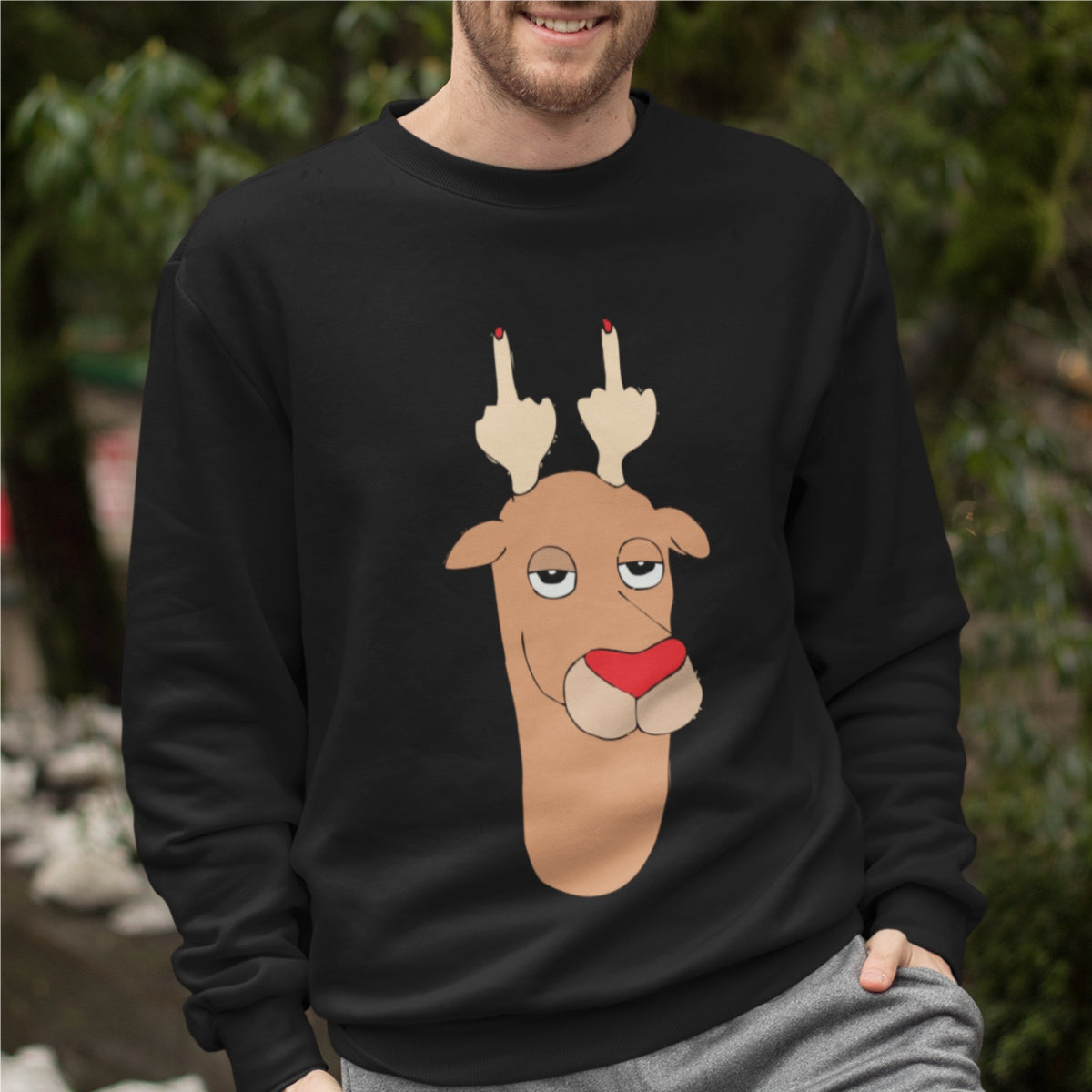 Juodas UNISEX džemperis be gobtuvo "Linksmas briedis"
