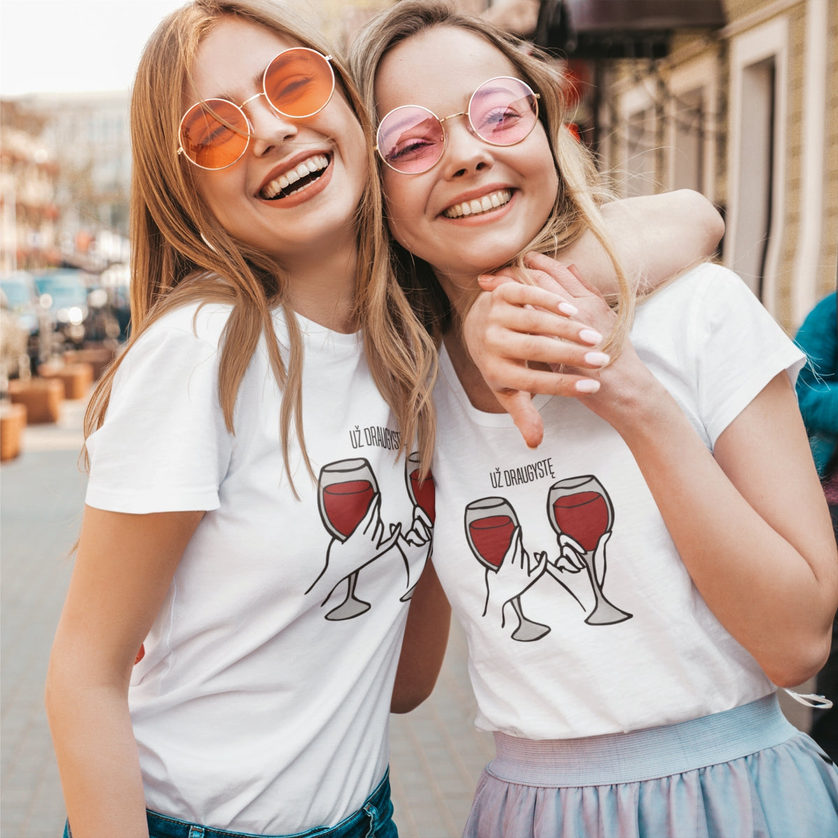 Balti UNISEX marškinėliai su iliustracija "Už draugystę"