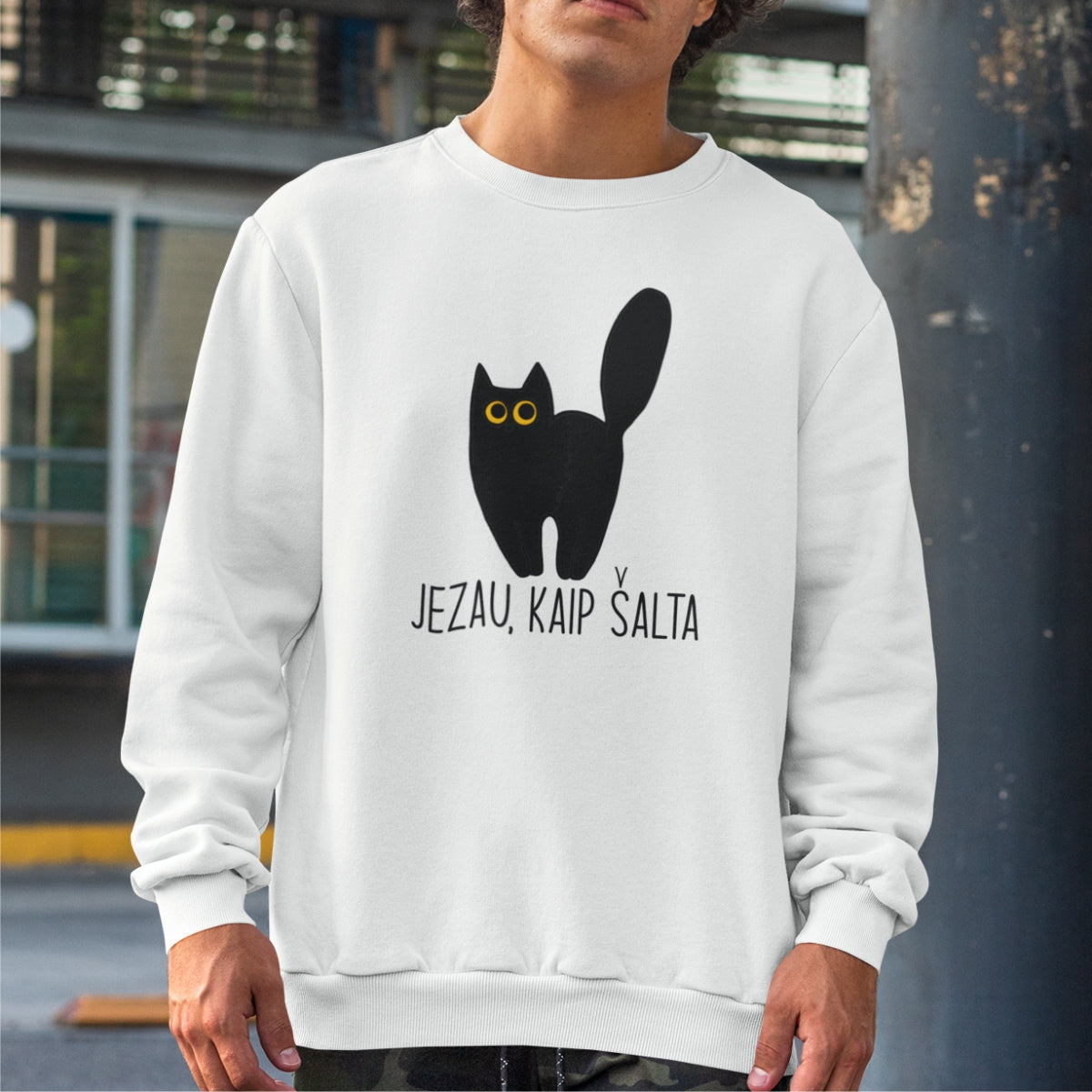 Baltas džemperis be gobtuvo "Jezau, kaip šalta" (S, M dydis) JUODOJO PENKTADIENIO pasiūlymas!