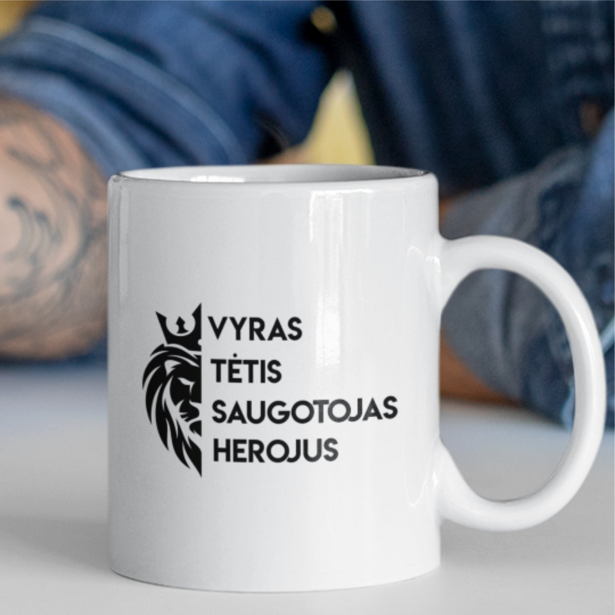 Puodelis su spauda "Tėtis - herojus"
