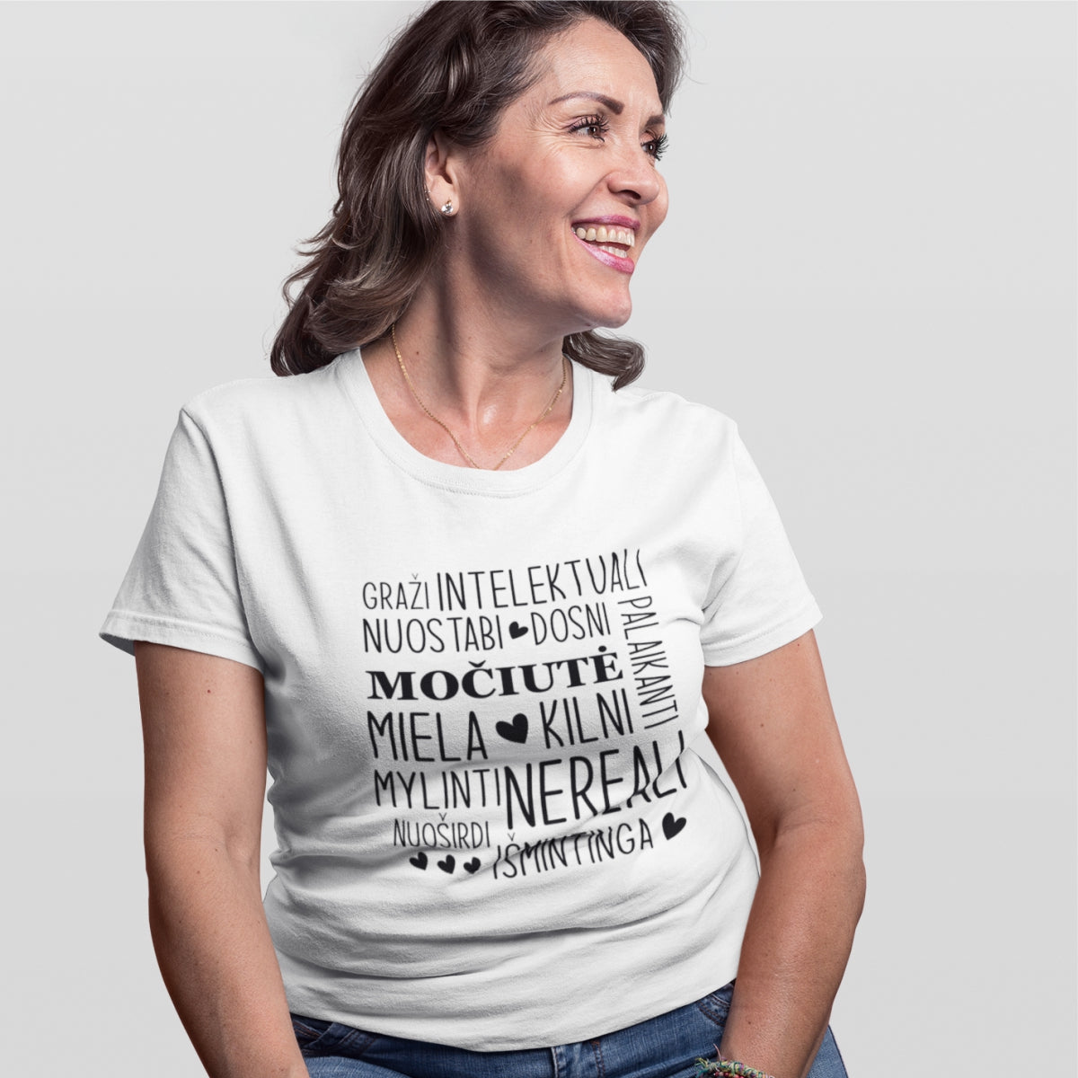Balti unisex marškinėliai "Nereali močiutė“