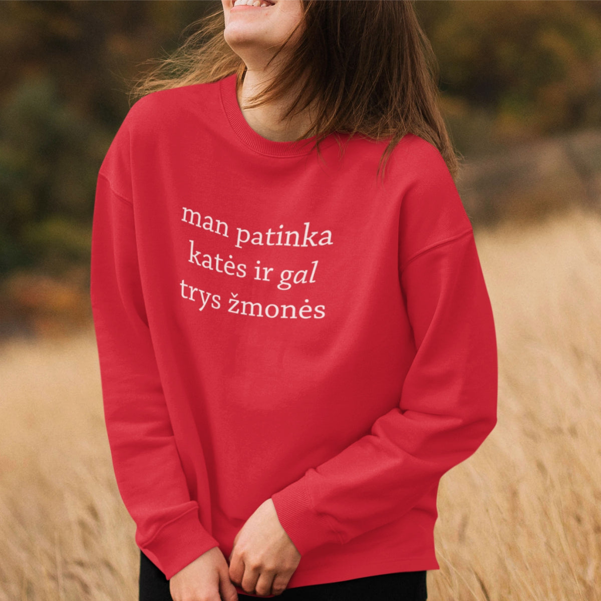 Raudonas džemperis be gobtuvo "Man patinka katės"