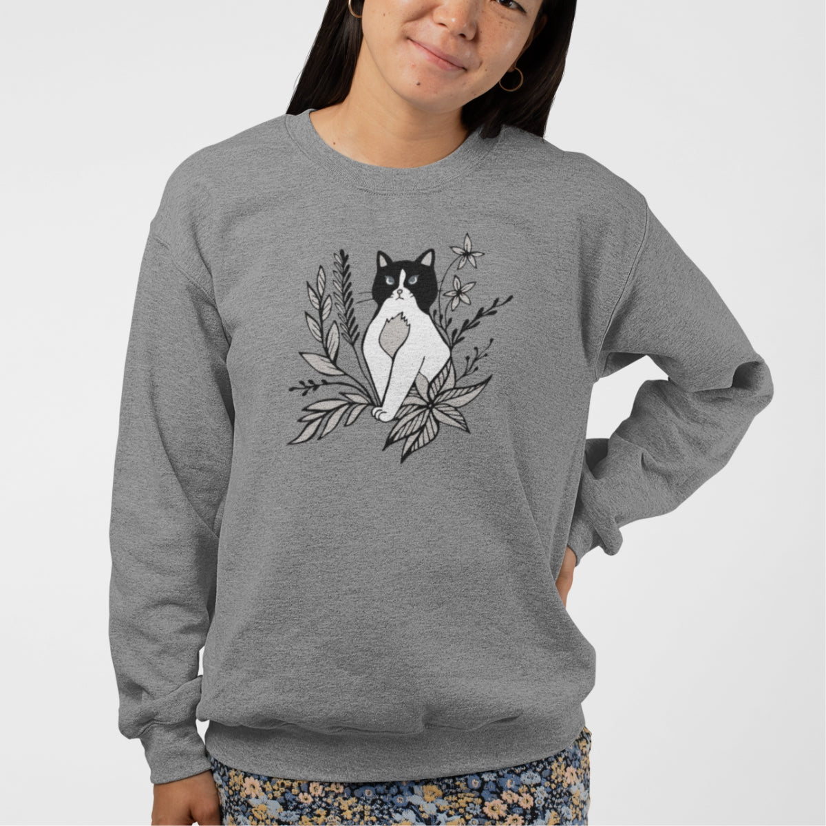 Pilkas UNISEX džemperis be gobtuvo "Murka tarp gėlių"