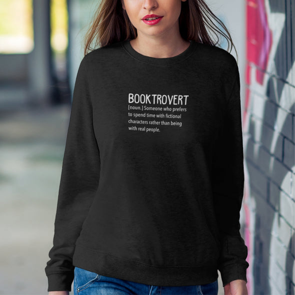 Juodas UNISEX džemperis be gobtuvo "Booktrovert"