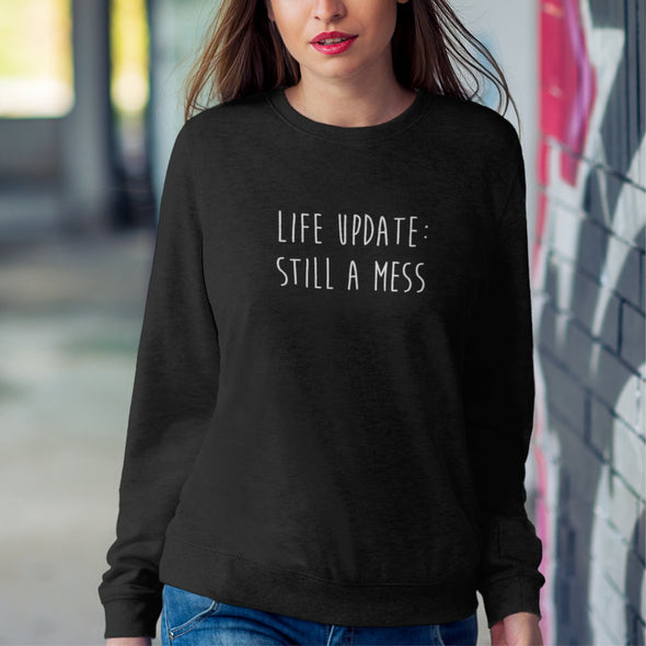 Juodas UNISEX džemperis be gobtuvo "Life update"