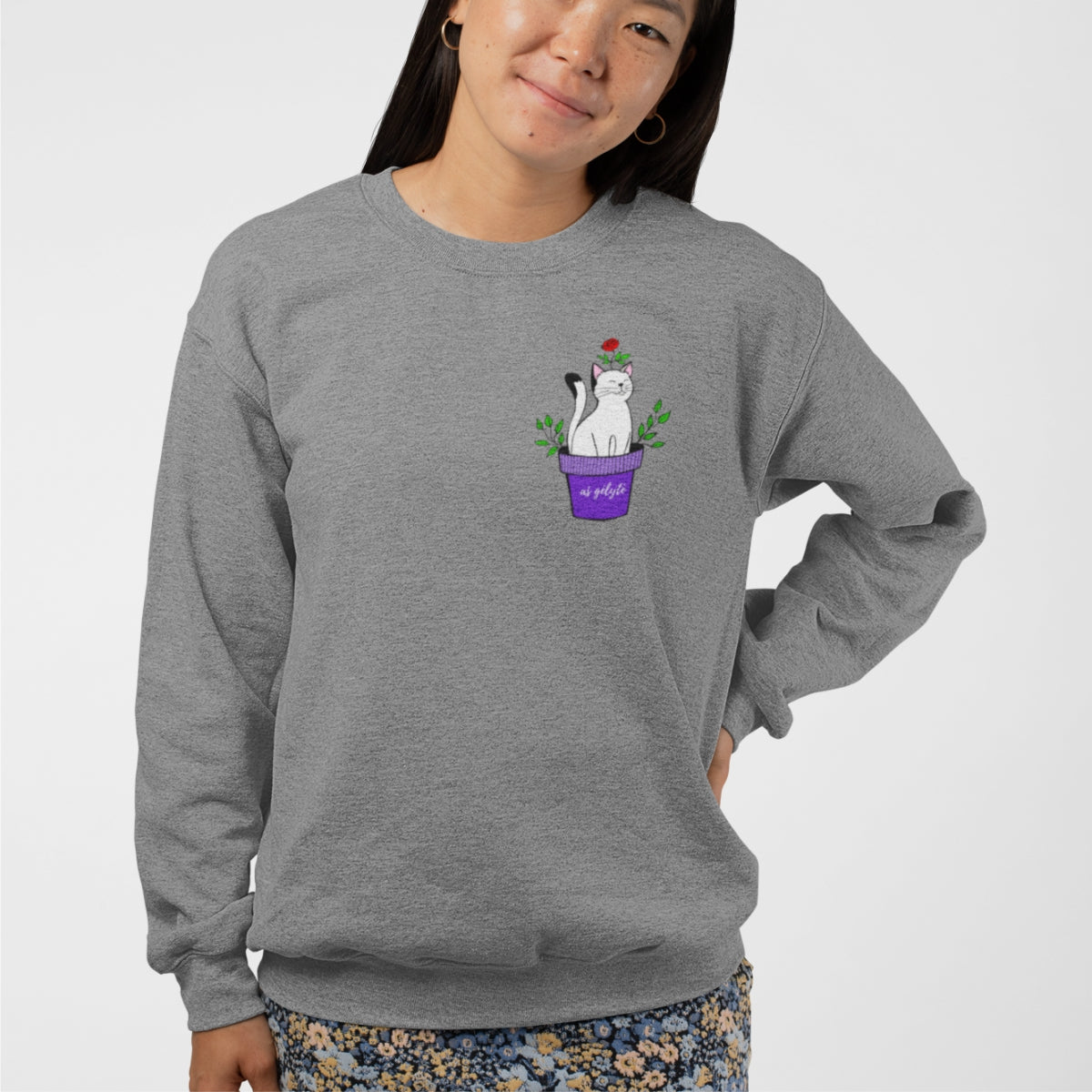 Pilkas UNISEX džemperis be gobtuvo "Aš gėlytė"