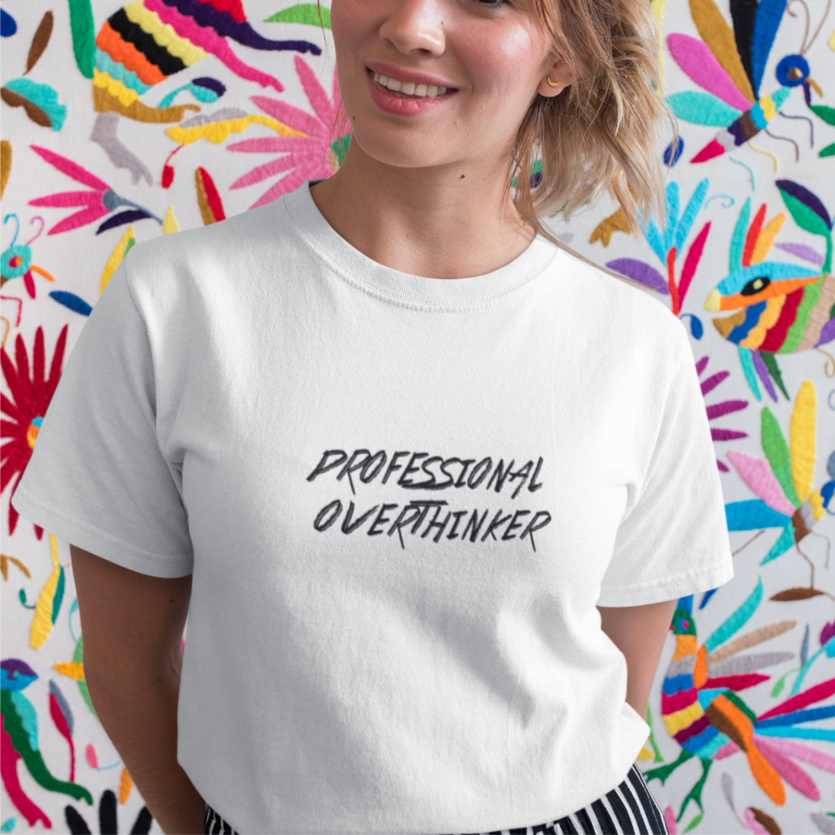 Balti UNISEX marškinėliai "Overthinker"