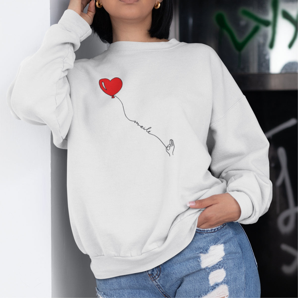Baltas UNISEX džemperis be kapišono "Meilė"  (M, L dydžiai) ŠIURPNAČIO PASIŪLYMAS