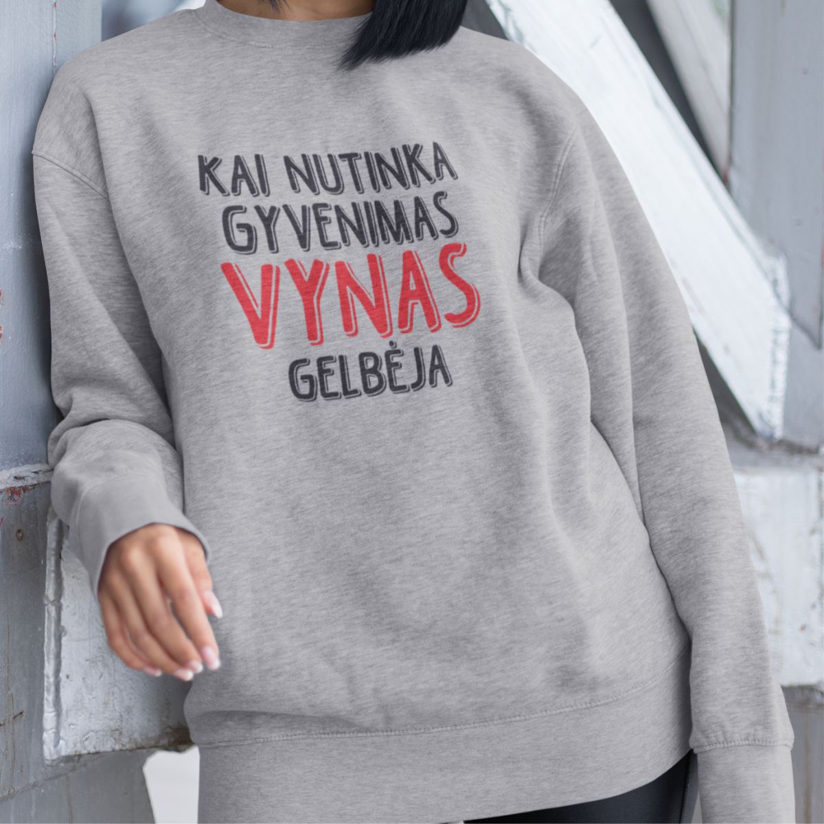 Pilkas džemperis be gobtuvo "Kai nutinka gyvenimas"