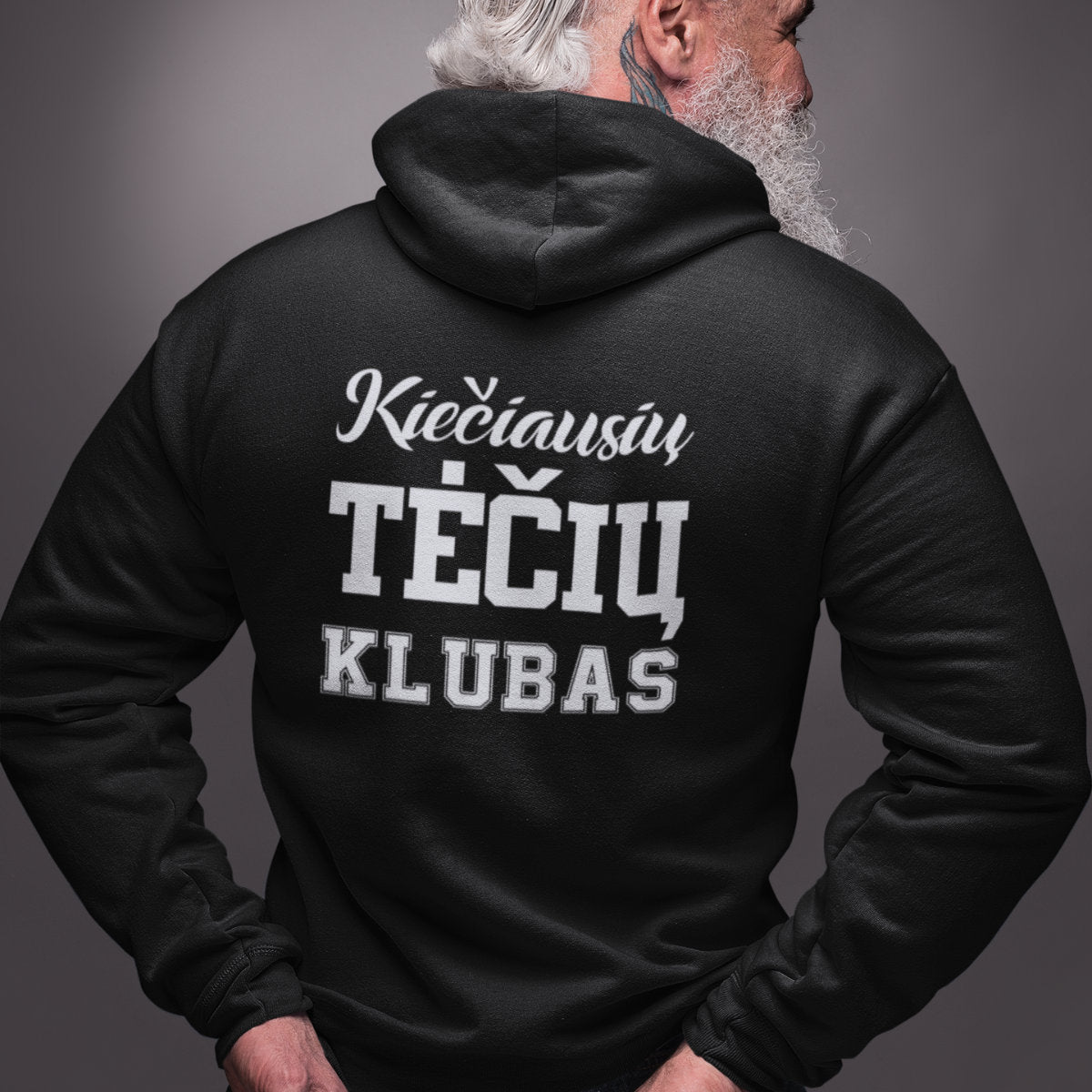 Juodas džemperis su gobtuvu ir spauda ant nugaros "Kiečiausių tėčių klubas"