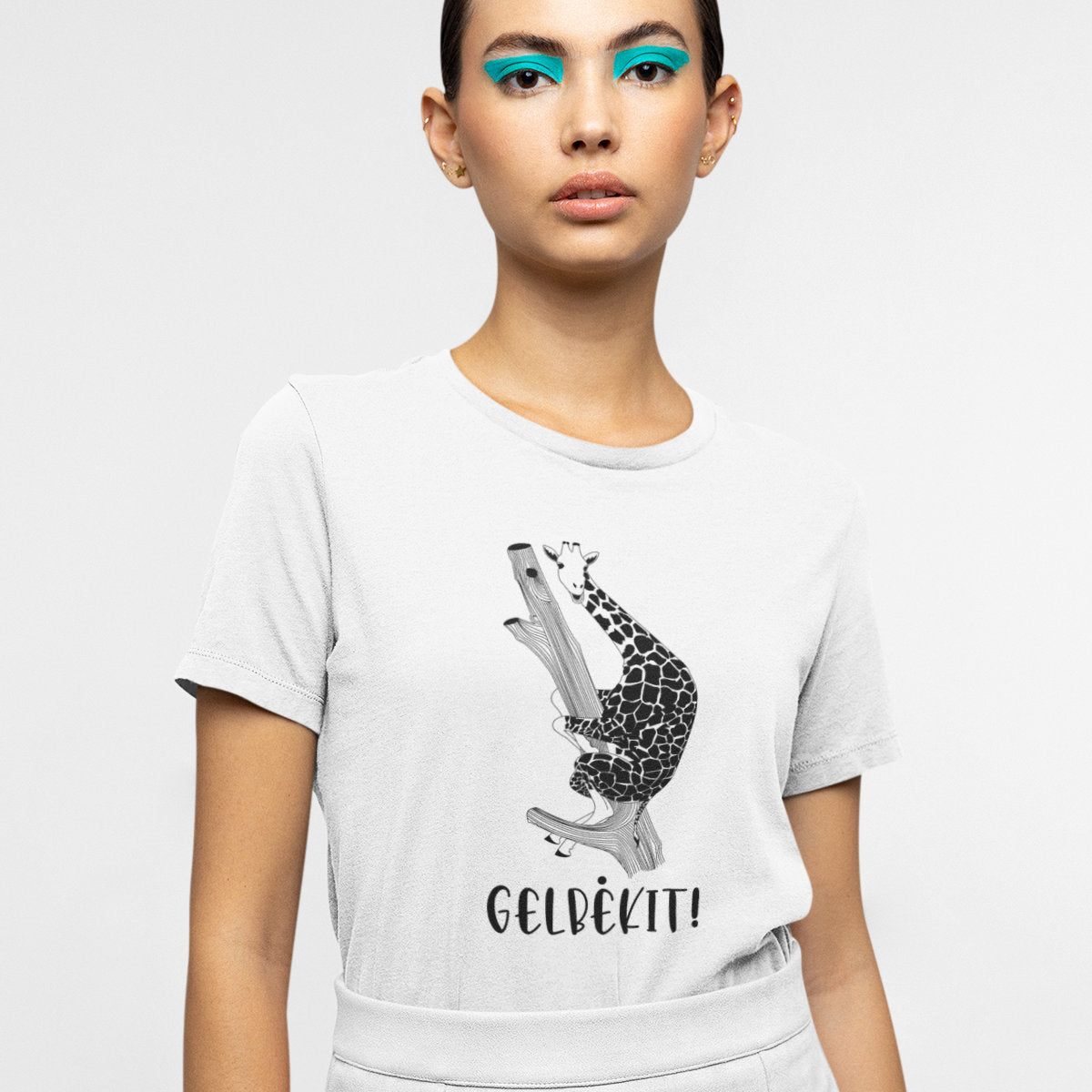 Balti UNISEX marškinėliai "Gelbėkit žirafą"